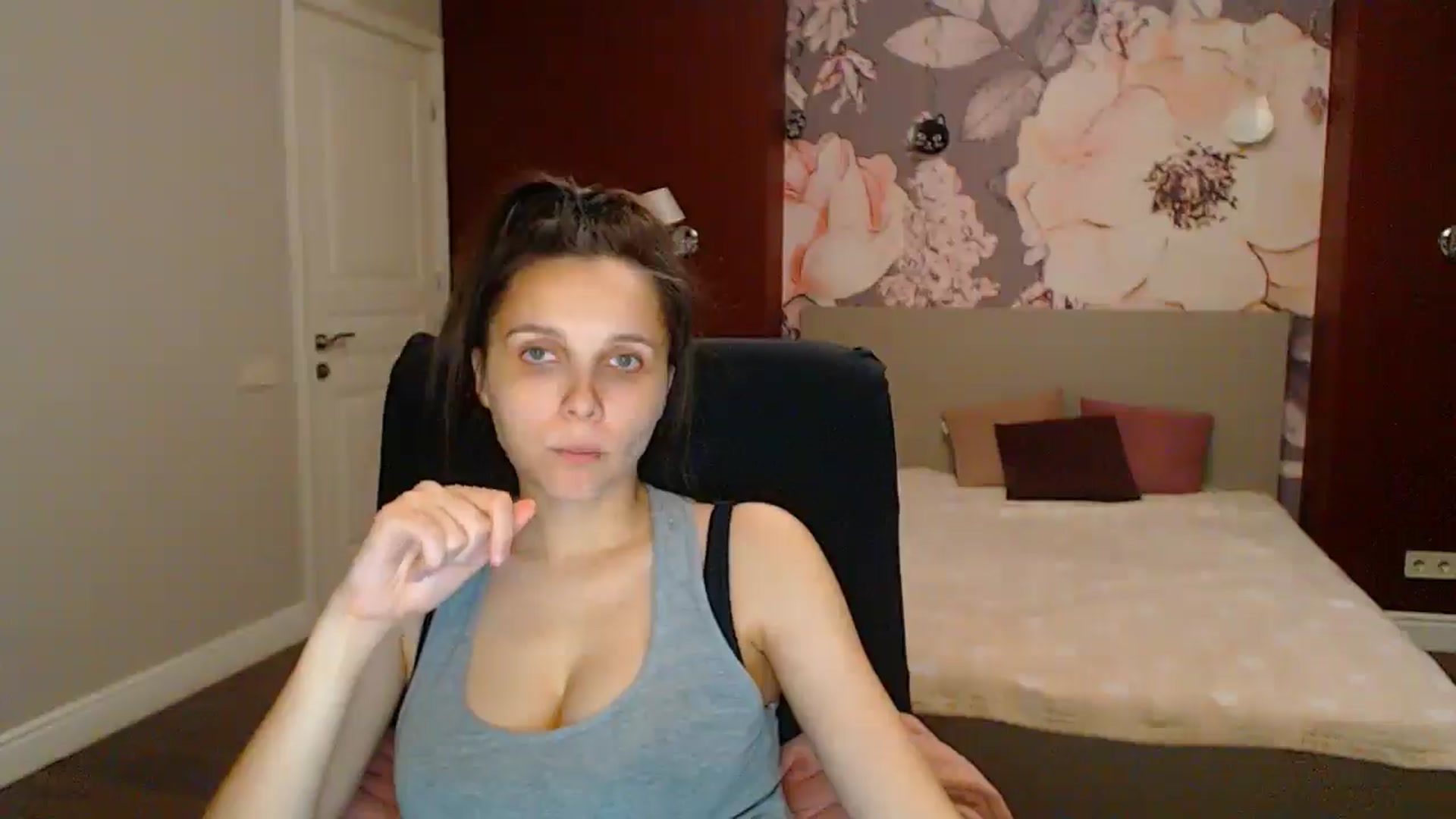 Gallery image thumbnail from Karina_Mils's myfreecams stream on, 06/28/2025, 18:48 image 4 of 20