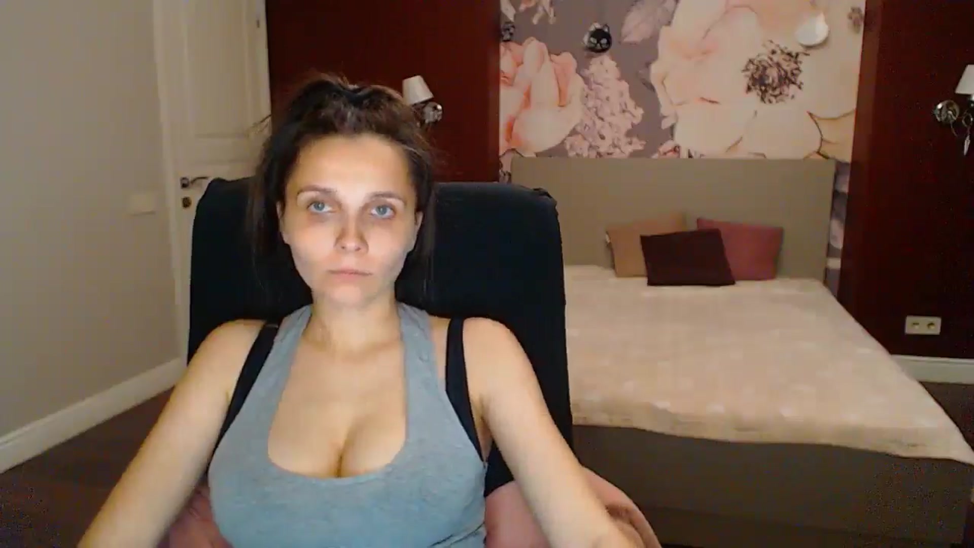 Gallery image thumbnail from Karina_Mils's myfreecams stream on, 06/28/2025, 18:48 image 19 of 20