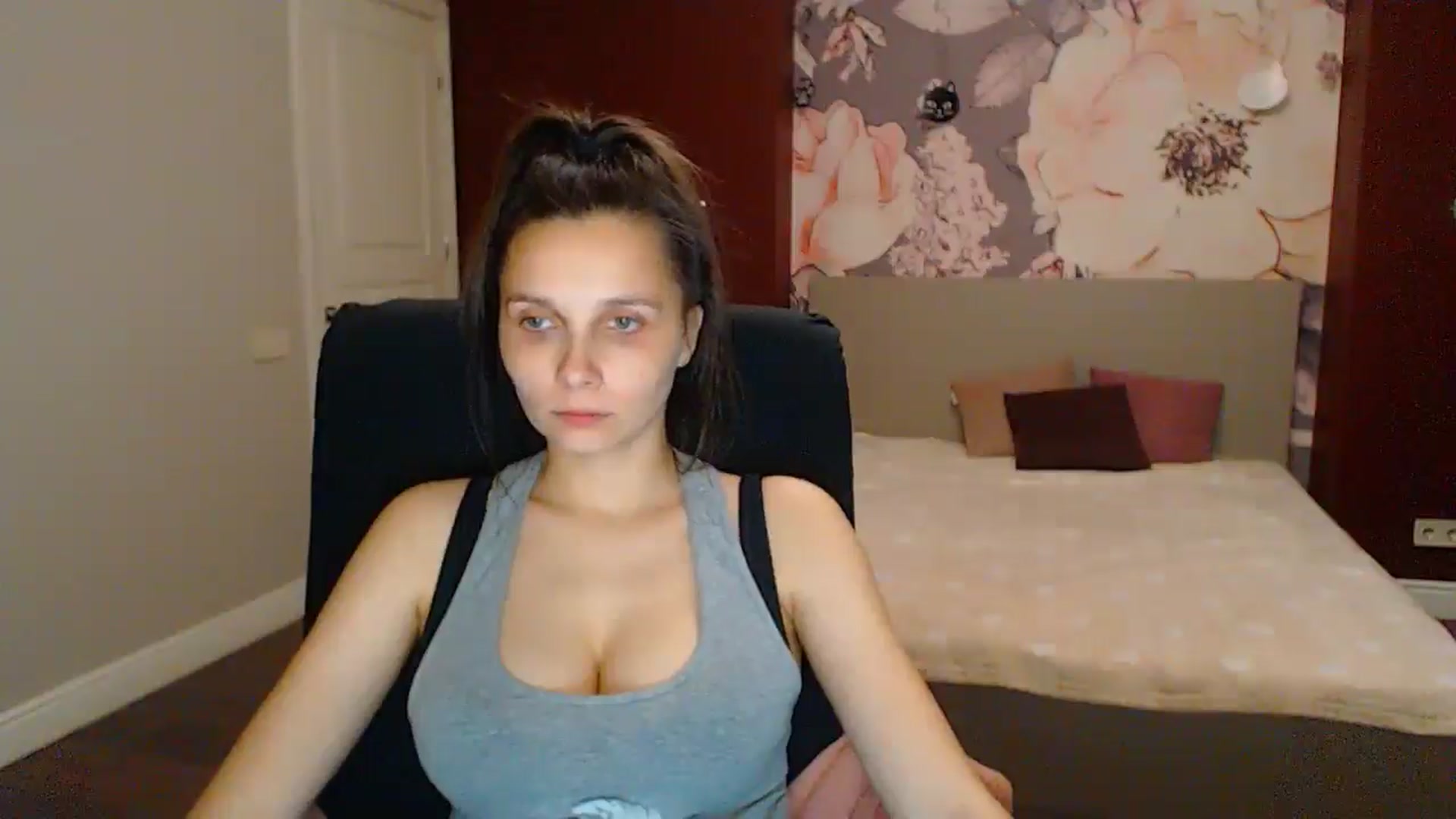 Gallery image thumbnail from Karina_Mils's myfreecams stream on, 06/28/2025, 19:23 image 2 of 20