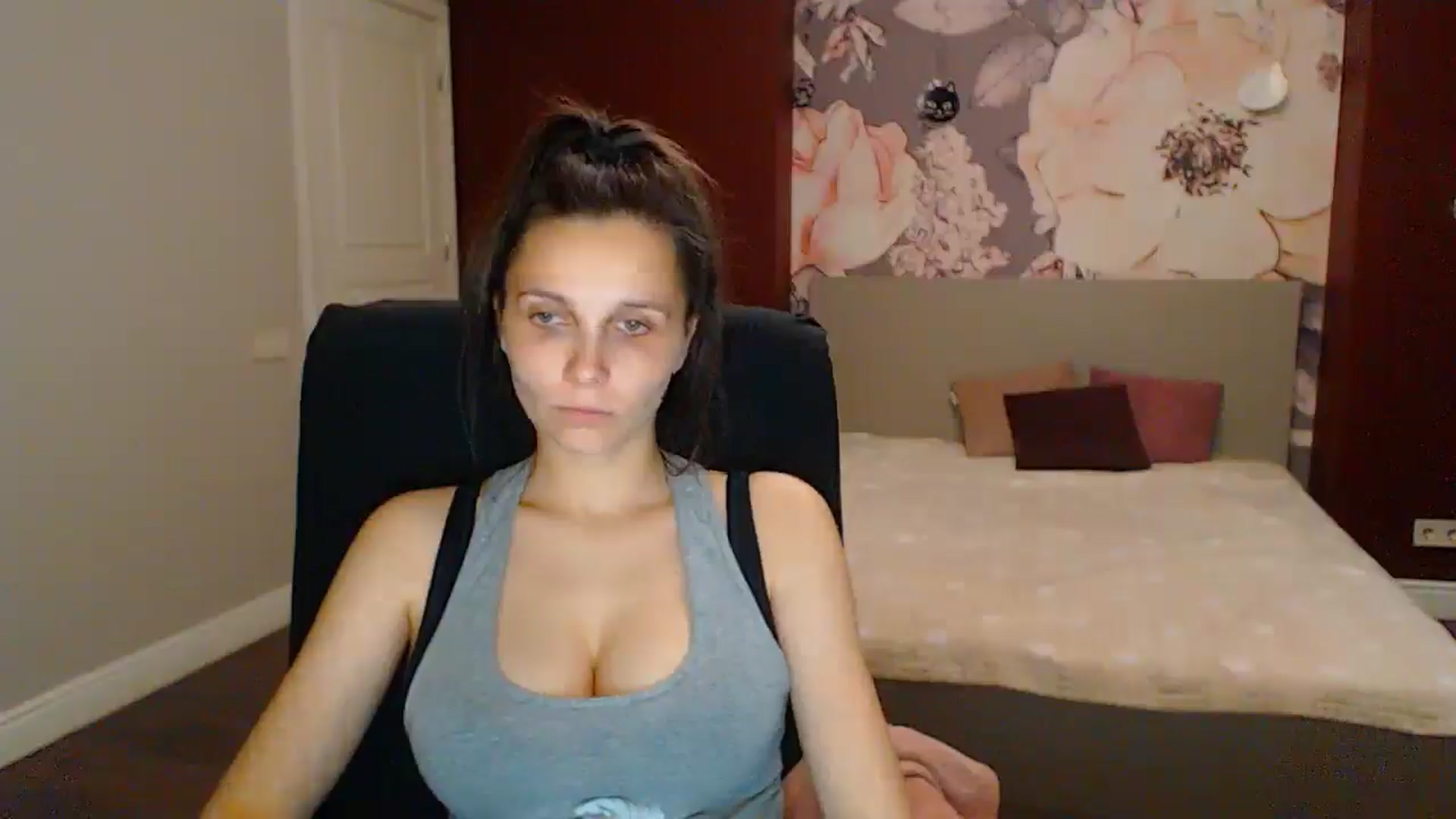 Gallery image thumbnail from Karina_Mils's myfreecams stream on, 06/28/2025, 19:23 image 9 of 20