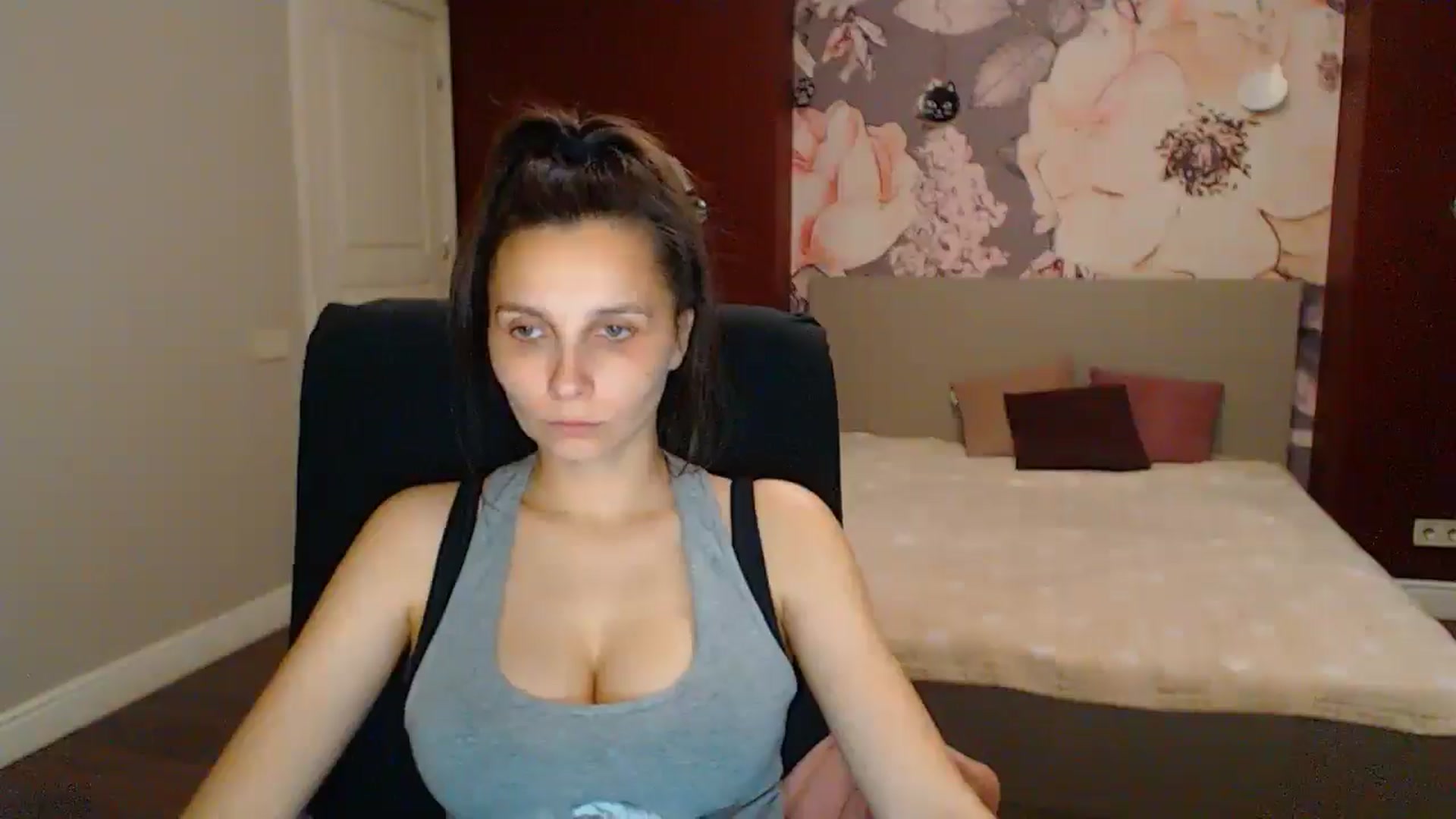Gallery image thumbnail from Karina_Mils's myfreecams stream on, 06/28/2025, 19:23 image 8 of 20