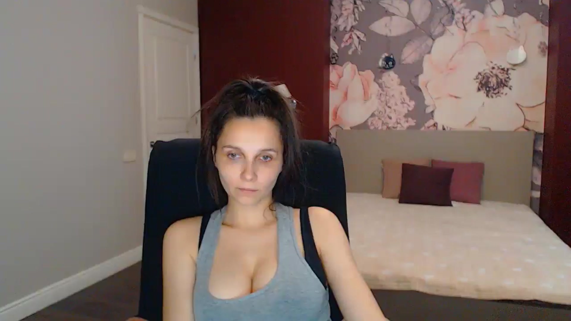 Gallery image thumbnail from Karina_Mils's myfreecams stream on, 06/29/2025, 15:41 image 15 of 20