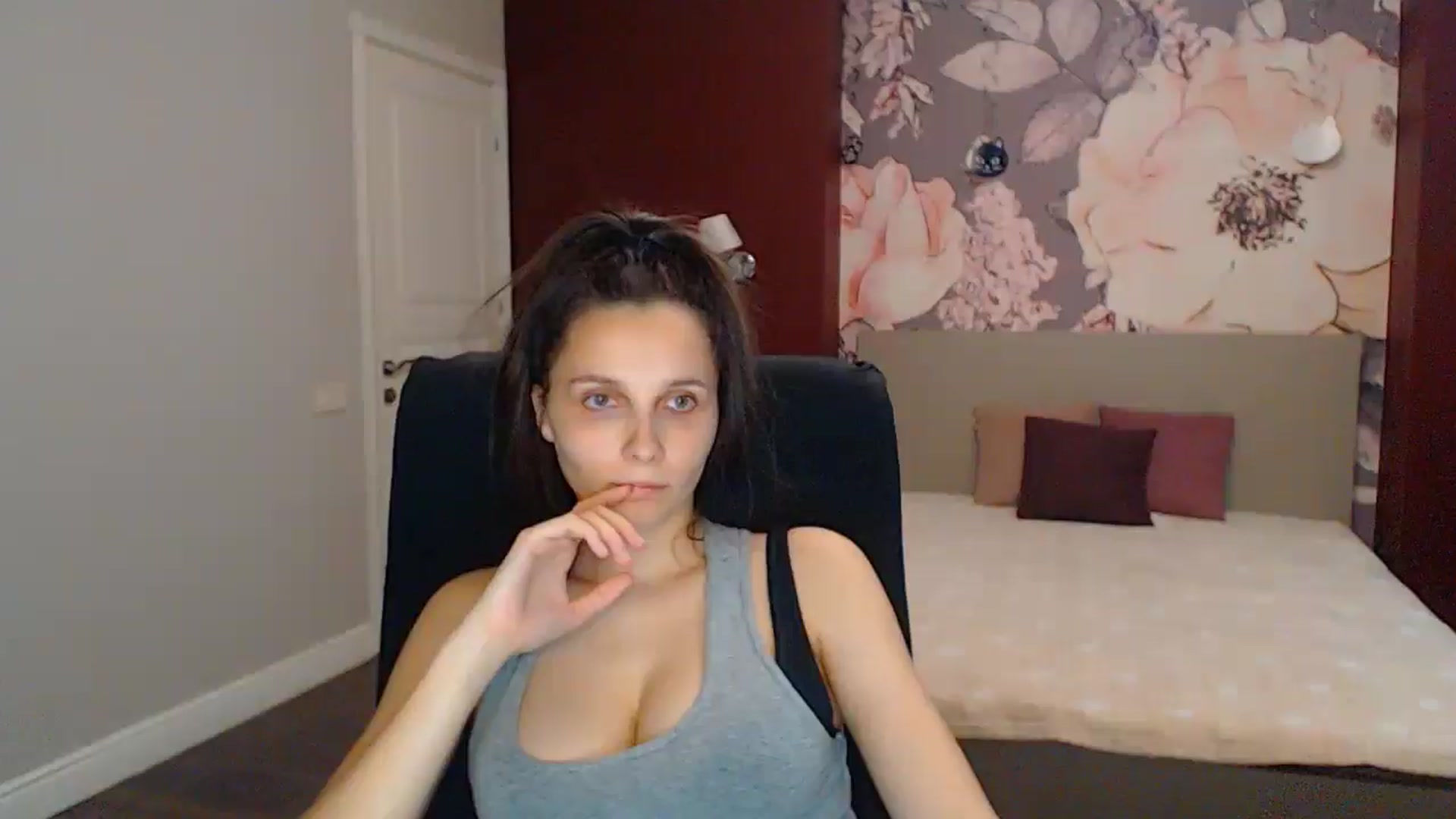 Gallery image thumbnail from Karina_Mils's myfreecams stream on, 06/29/2025, 15:41 image 17 of 20