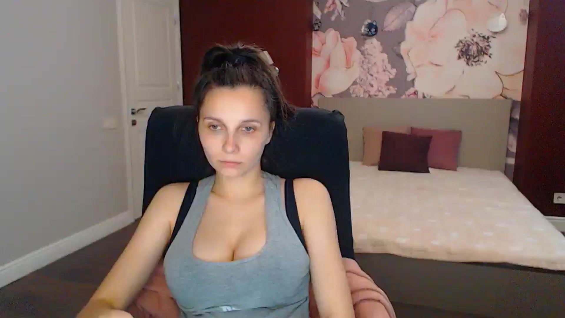 Gallery image thumbnail from Karina_Mils's myfreecams stream on, 06/29/2025, 15:41 image 1 of 20