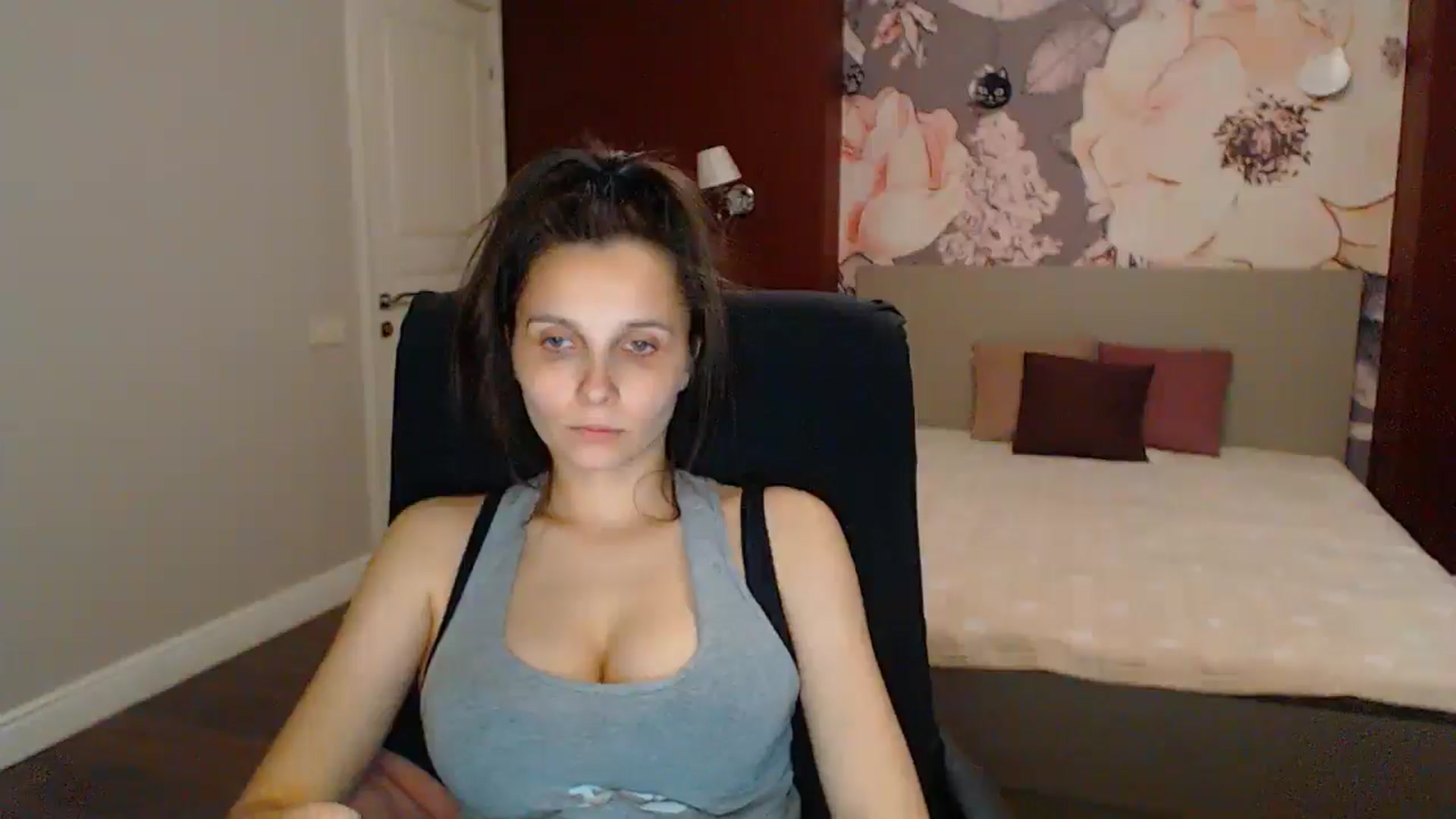 Gallery image thumbnail from Karina_Mils's myfreecams stream on, 06/29/2025, 17:55 image 6 of 20
