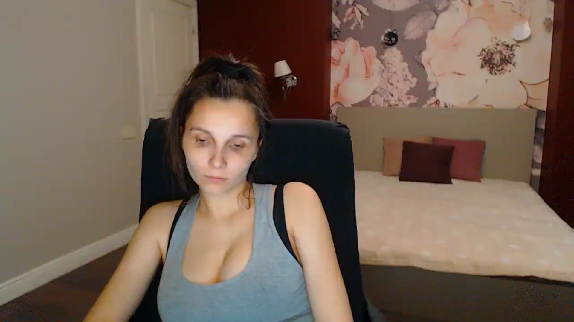 Gallery image thumbnail from Karina_Mils's myfreecams stream on, 06/29/2025, 17:55 image 14 of 20