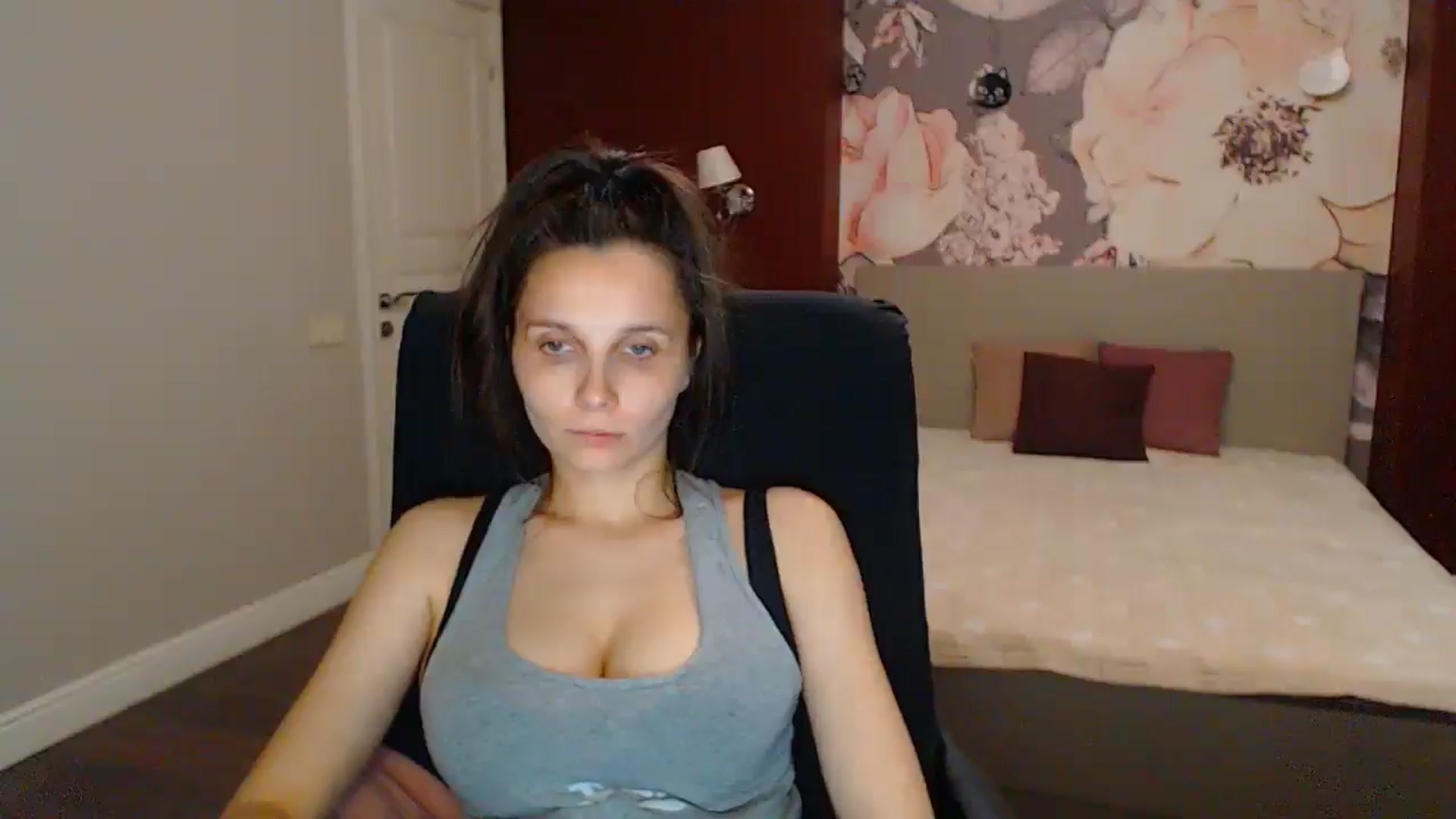 Gallery image thumbnail from Karina_Mils's myfreecams stream on, 06/29/2025, 17:55 image 7 of 20