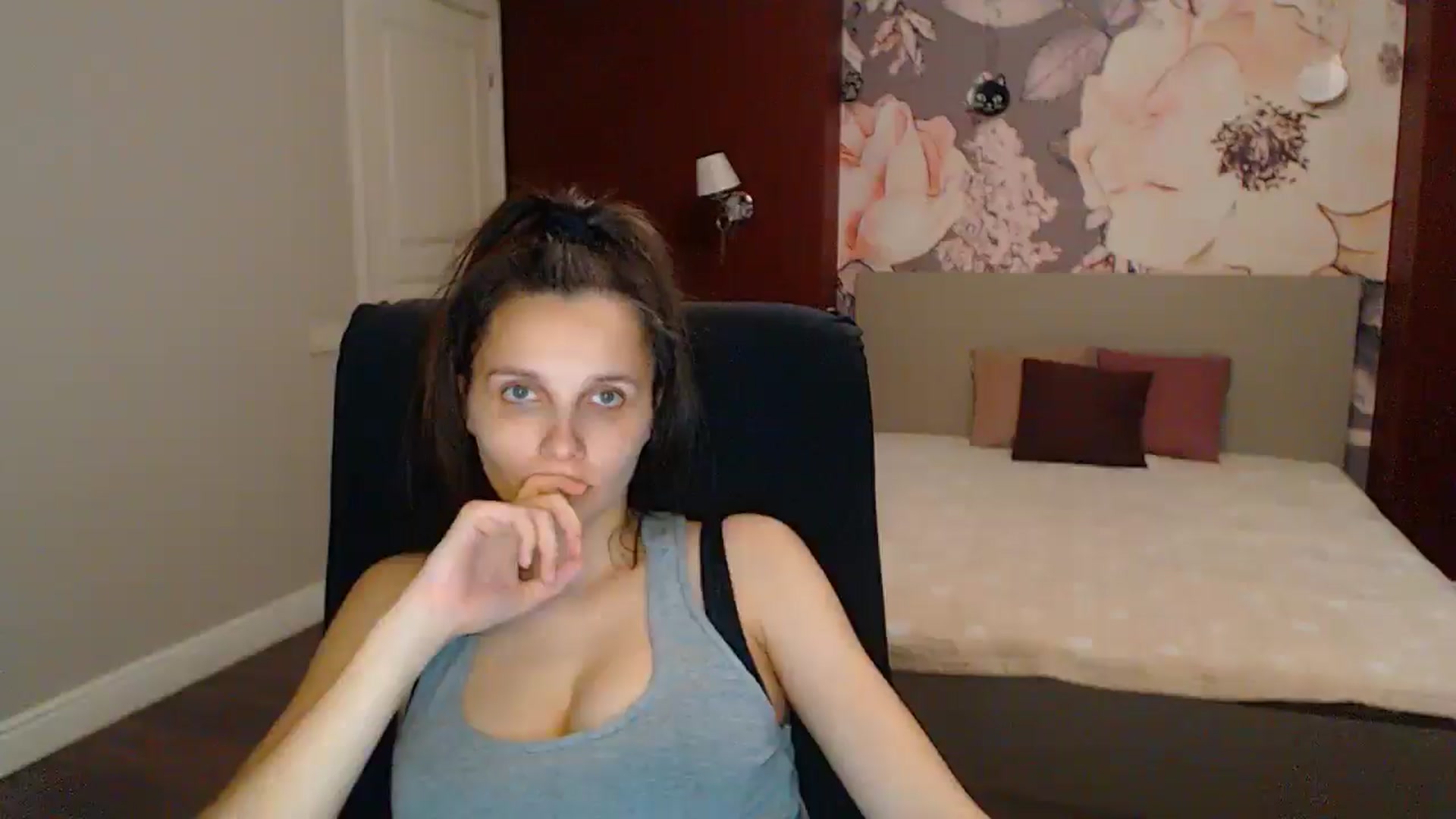 Gallery image thumbnail from Karina_Mils's myfreecams stream on, 06/29/2025, 17:55 image 18 of 20