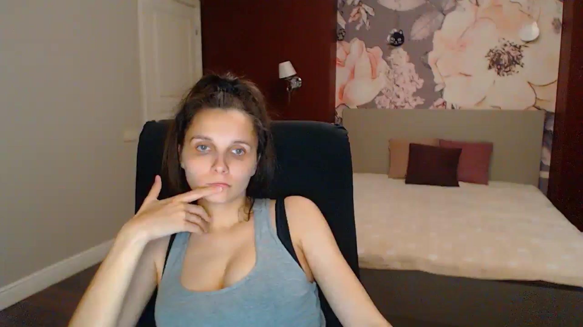 Gallery image thumbnail from Karina_Mils's myfreecams stream on, 06/29/2025, 17:55 image 17 of 20