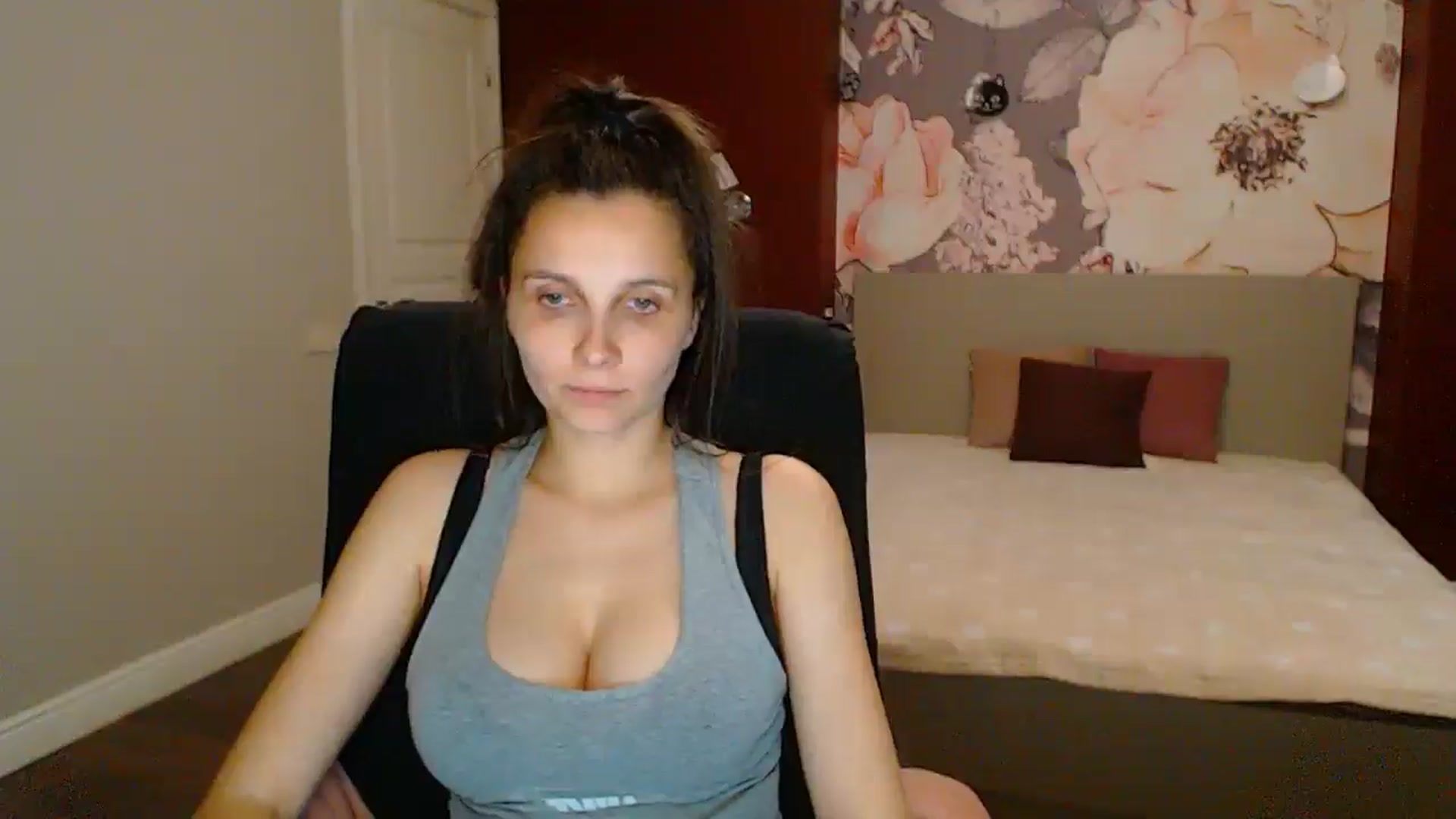 Gallery image thumbnail from Karina_Mils's myfreecams stream on, 06/29/2025, 19:37 image 4 of 20