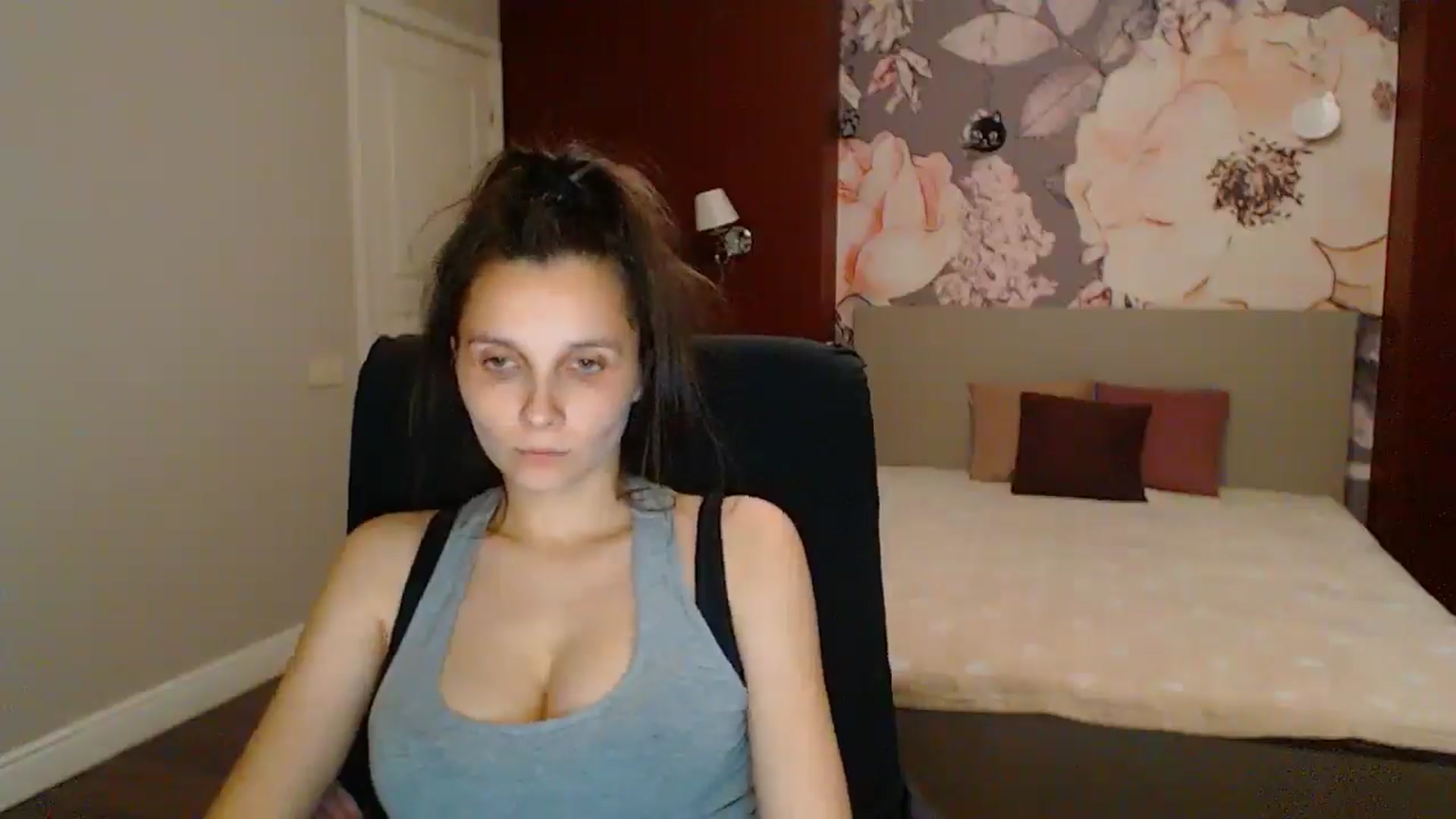 Gallery image thumbnail from Karina_Mils's myfreecams stream on, 06/29/2025, 19:37 image 19 of 20