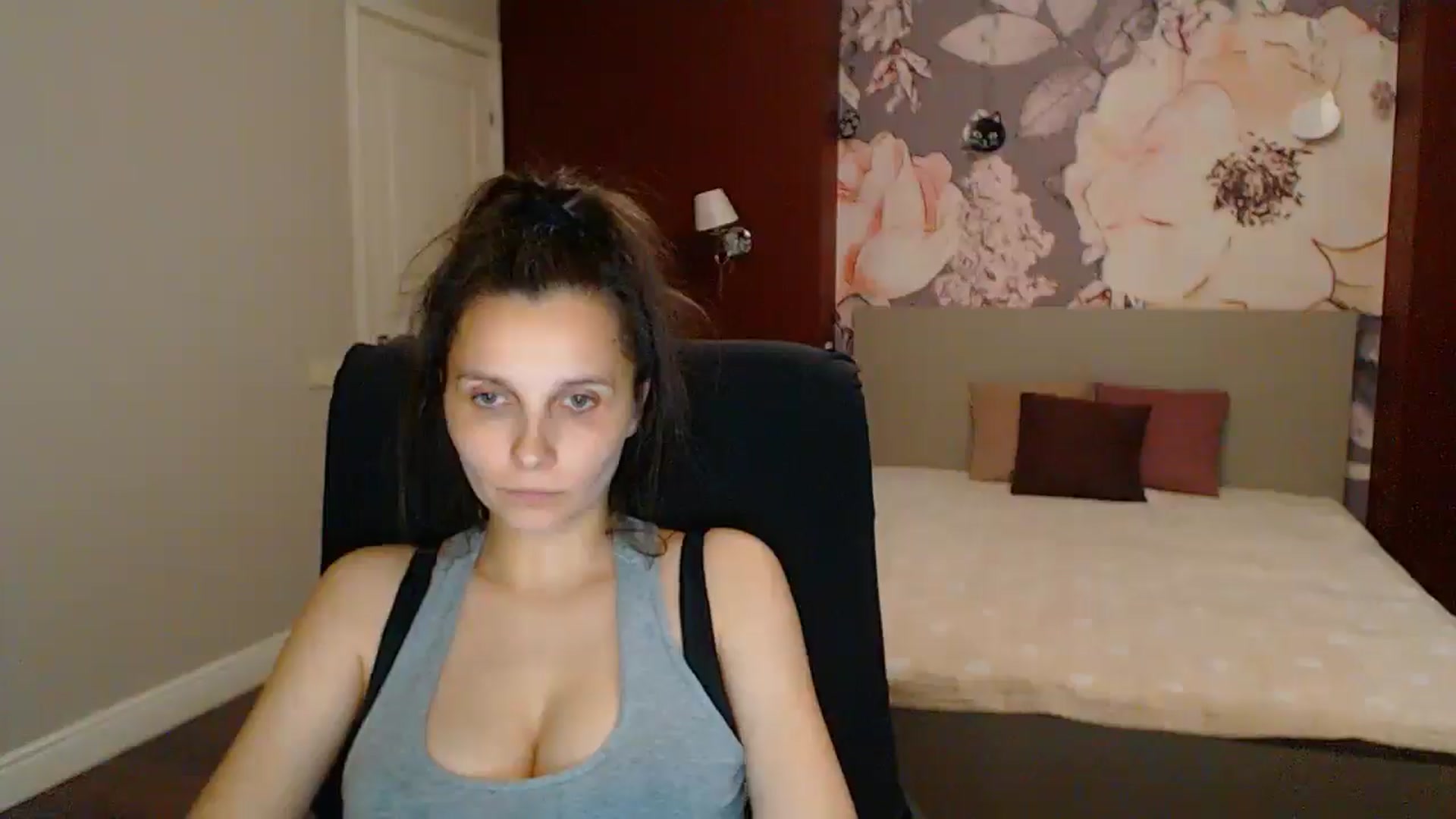 Gallery image thumbnail from Karina_Mils's myfreecams stream on, 06/29/2025, 19:37 image 16 of 20