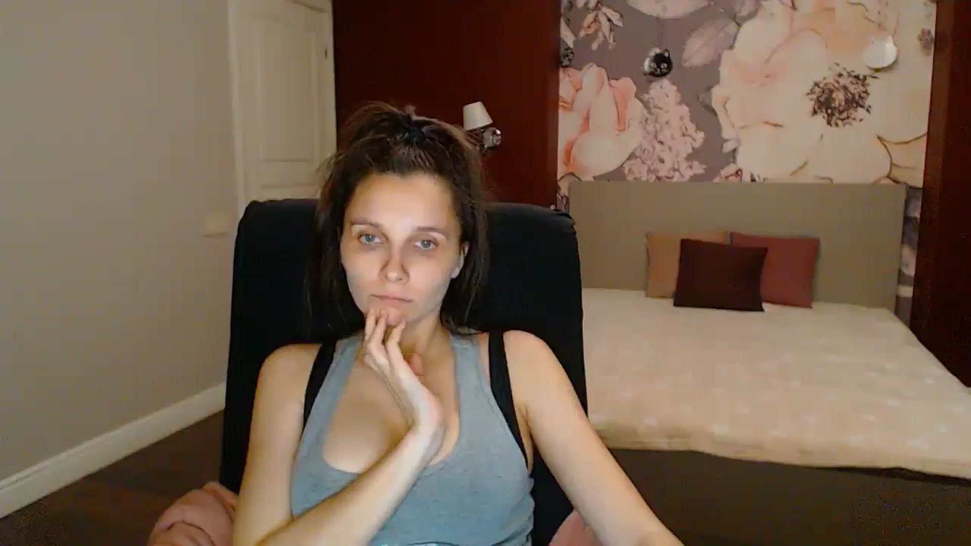 Gallery image thumbnail from Karina_Mils's myfreecams stream on, 06/29/2025, 19:37 image 3 of 20