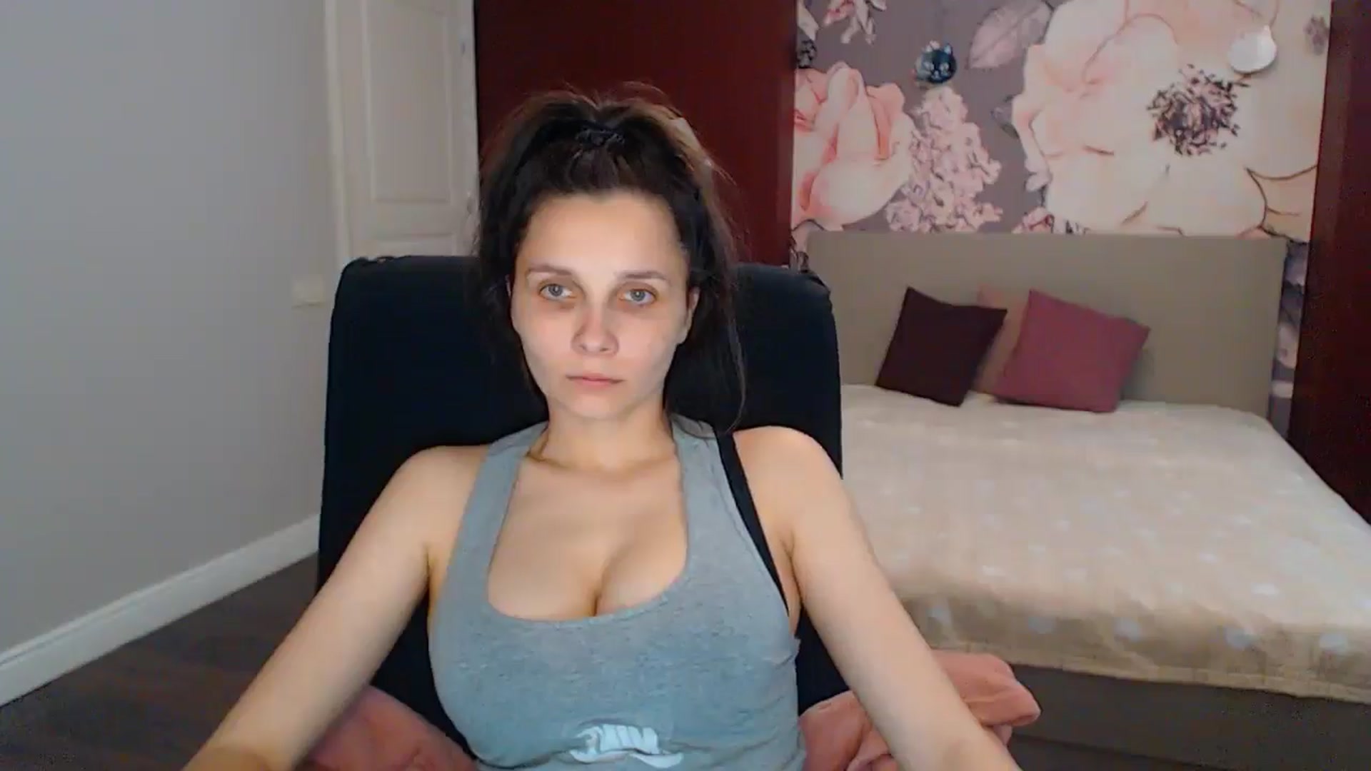 Gallery image thumbnail from Karina_Mils's myfreecams stream on, 06/30/2025, 11:17 image 11 of 20