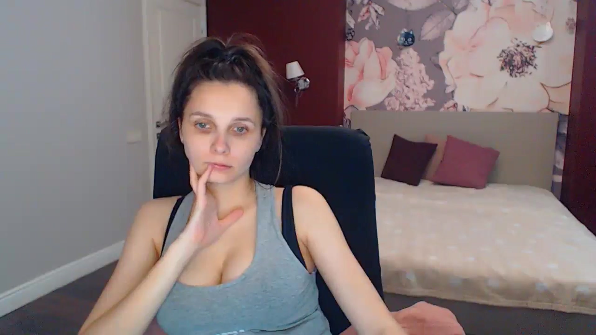 Gallery image thumbnail from Karina_Mils's myfreecams stream on, 06/30/2025, 11:17 image 6 of 20