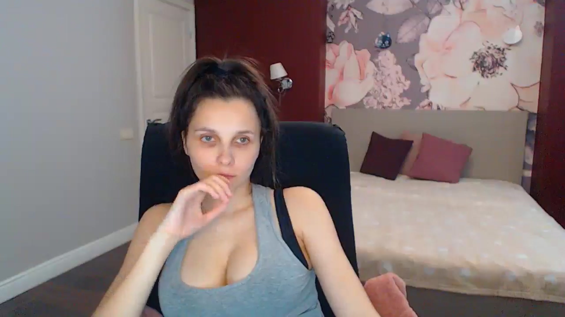 Gallery image thumbnail from Karina_Mils's myfreecams stream on, 06/30/2025, 11:17 image 17 of 20