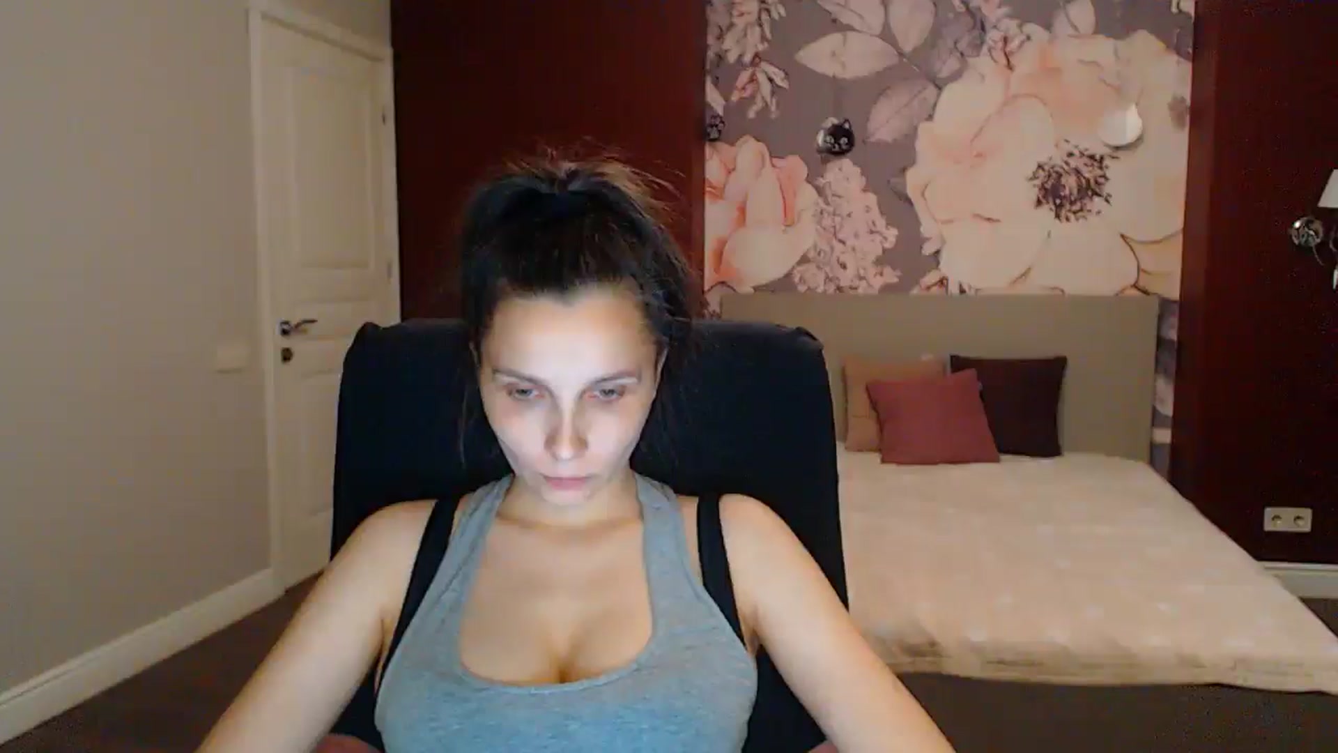 Gallery image thumbnail from Karina_Mils's myfreecams stream on, 07/04/2025, 18:58 image 19 of 20