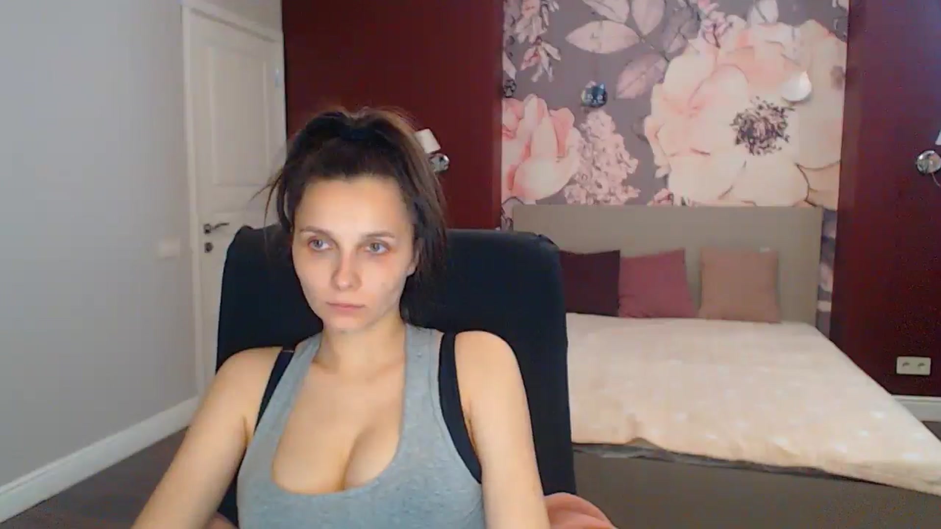 Gallery image thumbnail from Karina_Mils's myfreecams stream on, 07/05/2025, 14:37 image 3 of 20