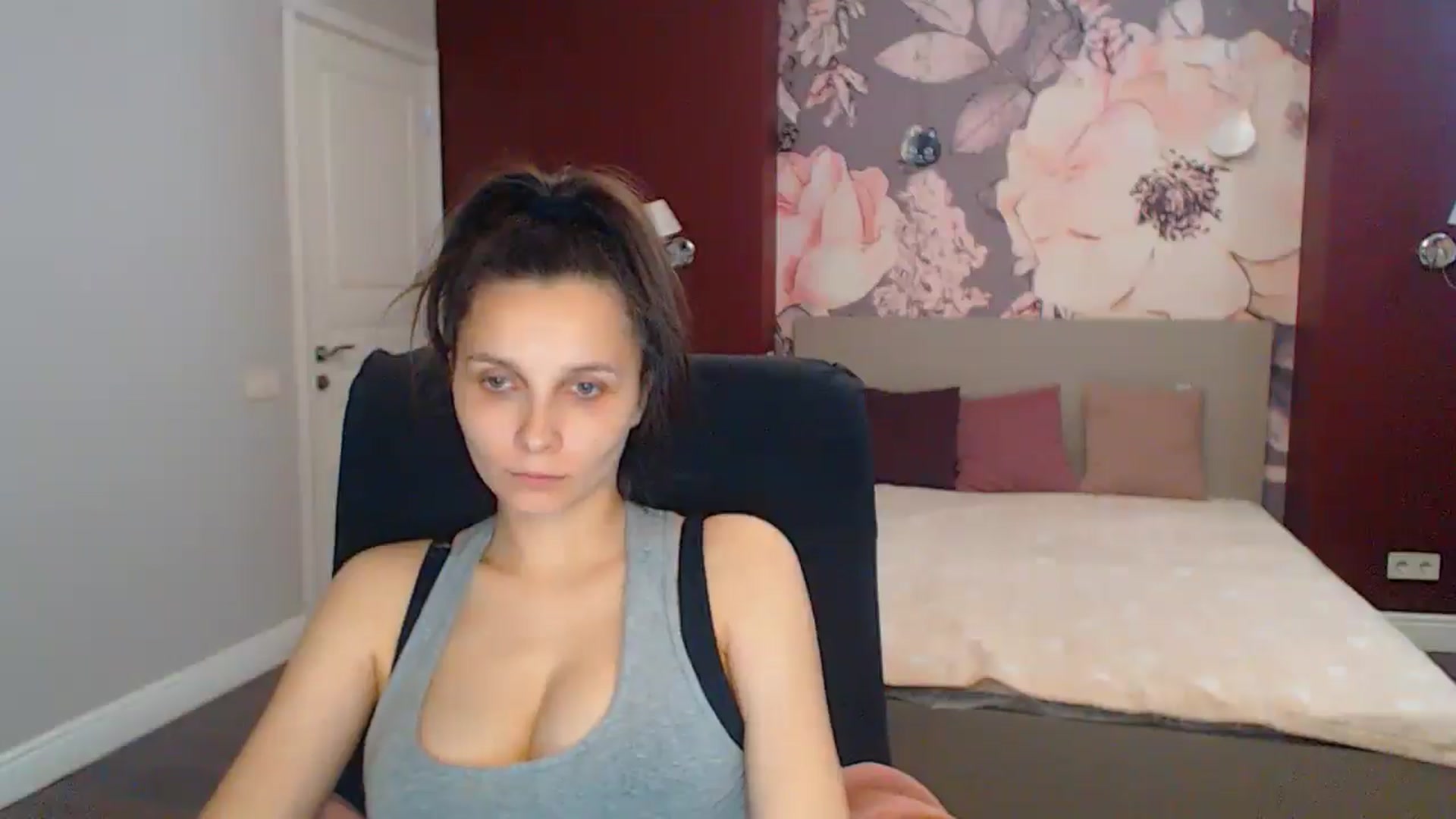 Gallery image thumbnail from Karina_Mils's myfreecams stream on, 07/05/2025, 14:37 image 4 of 20