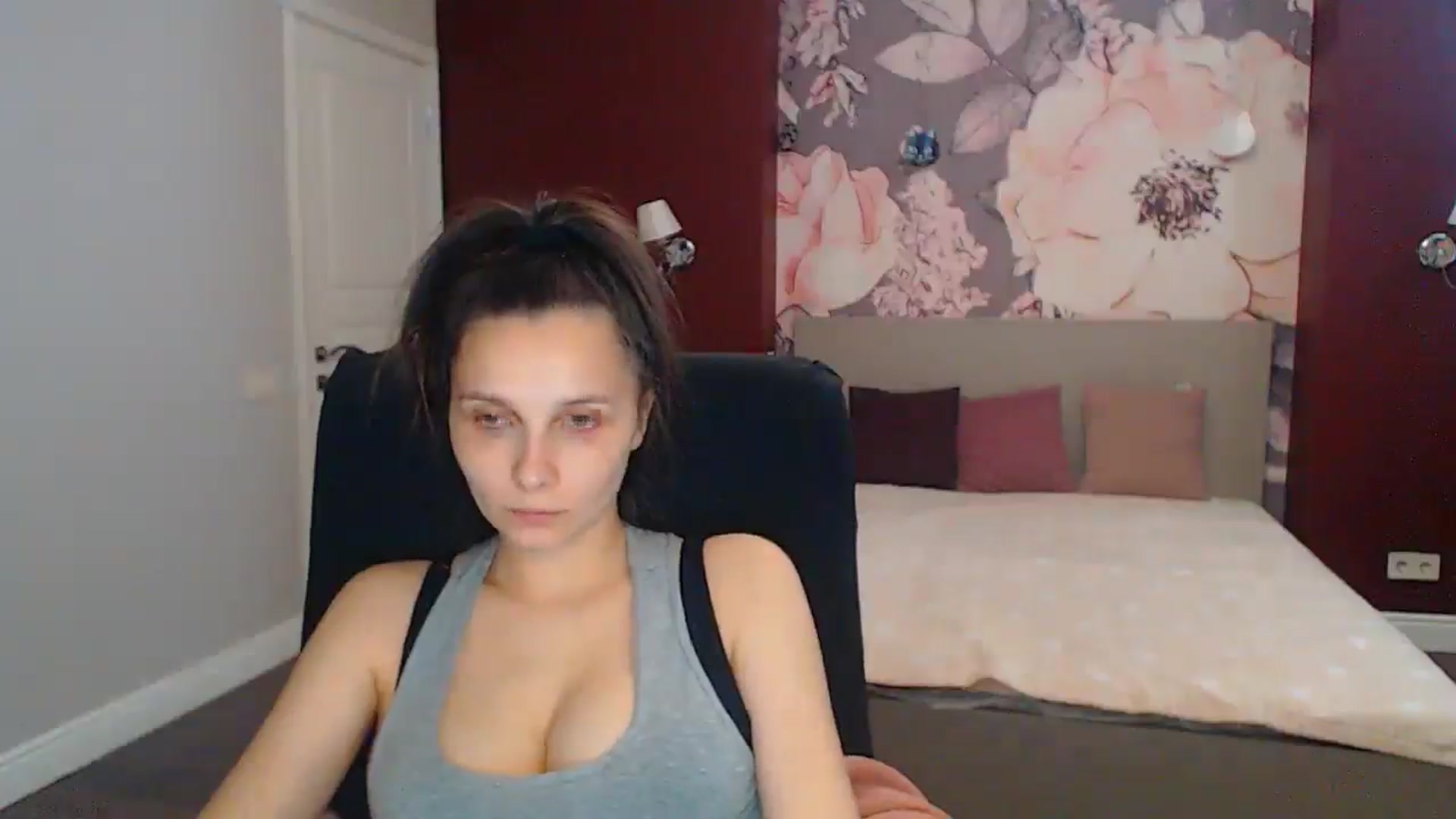 Gallery image thumbnail from Karina_Mils's myfreecams stream on, 07/05/2025, 14:37 image 7 of 20