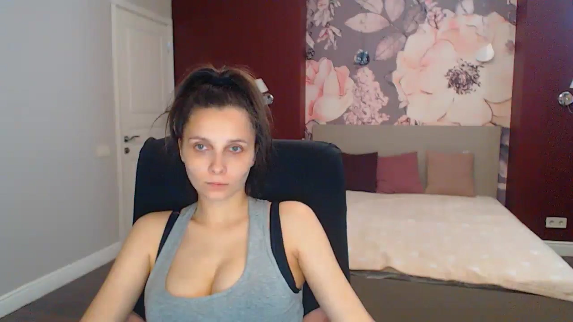 Gallery image thumbnail from Karina_Mils's myfreecams stream on, 07/05/2025, 14:37 image 2 of 20