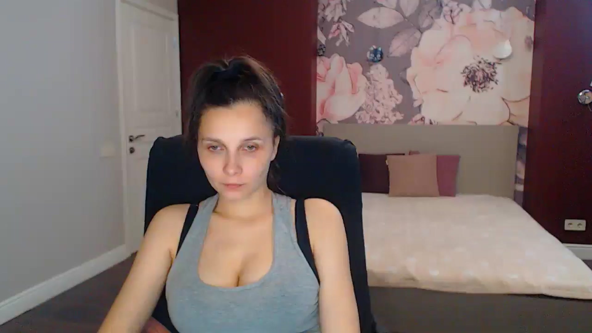 Gallery image thumbnail from Karina_Mils's myfreecams stream on, 07/06/2025, 14:23 image 4 of 20