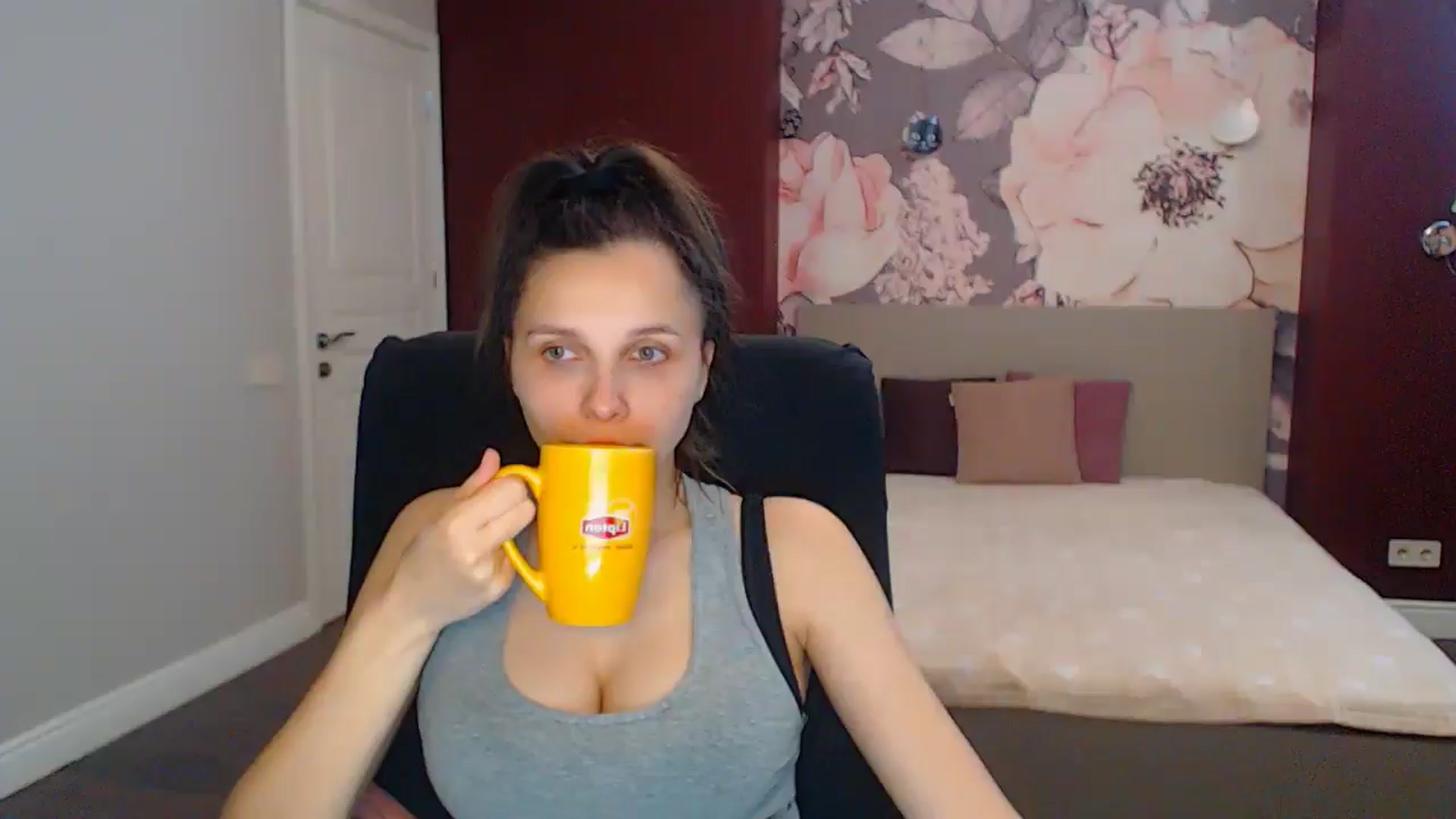 Gallery image thumbnail from Karina_Mils's myfreecams stream on, 07/06/2025, 14:23 image 1 of 20
