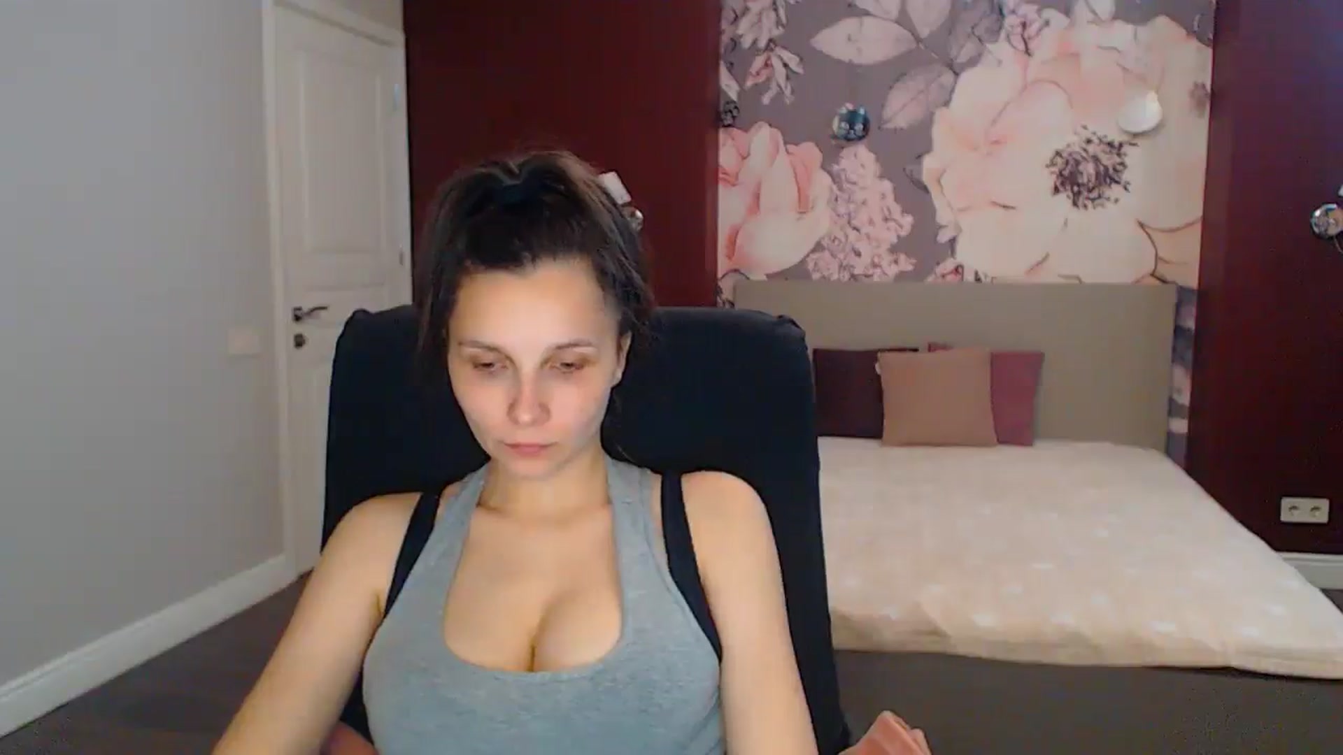 Gallery image thumbnail from Karina_Mils's myfreecams stream on, 07/06/2025, 14:23 image 18 of 20