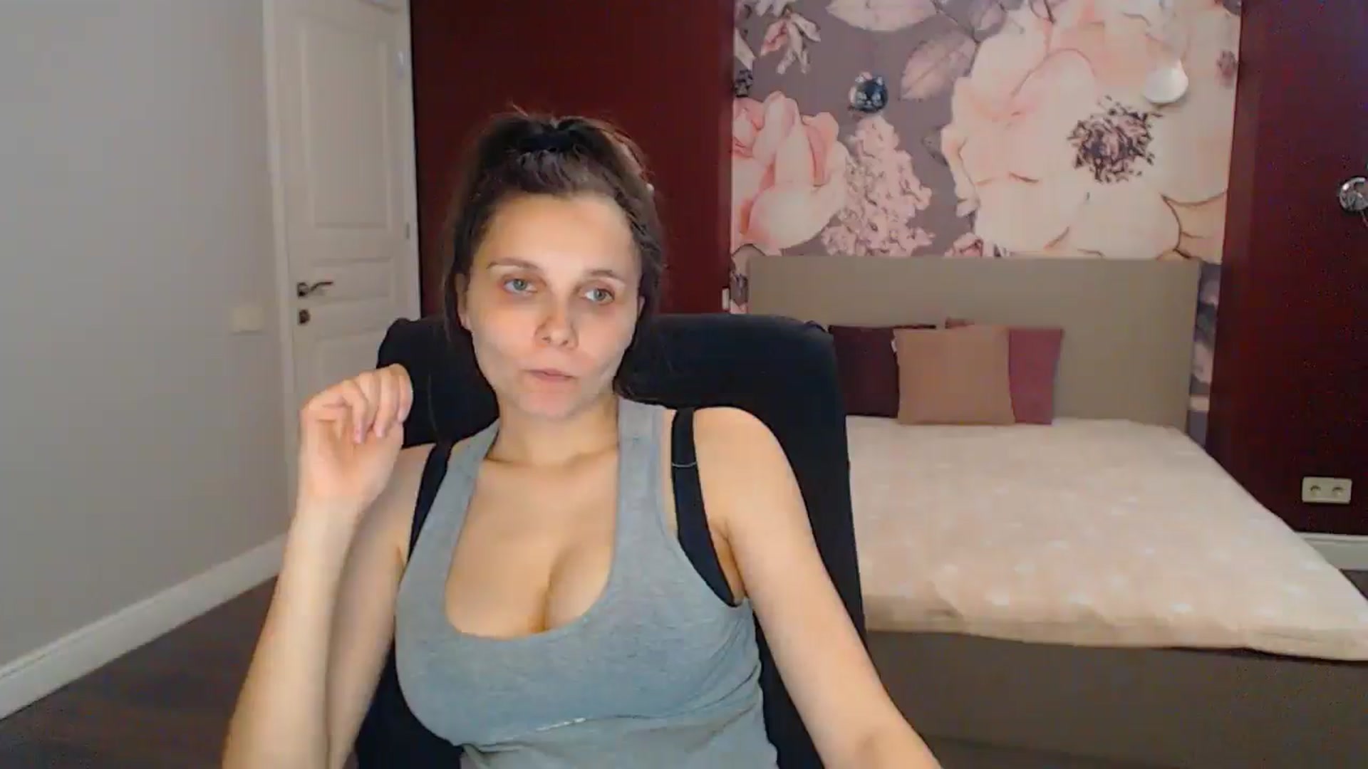 Gallery image thumbnail from Karina_Mils's myfreecams stream on, 07/06/2025, 15:28 image 20 of 20