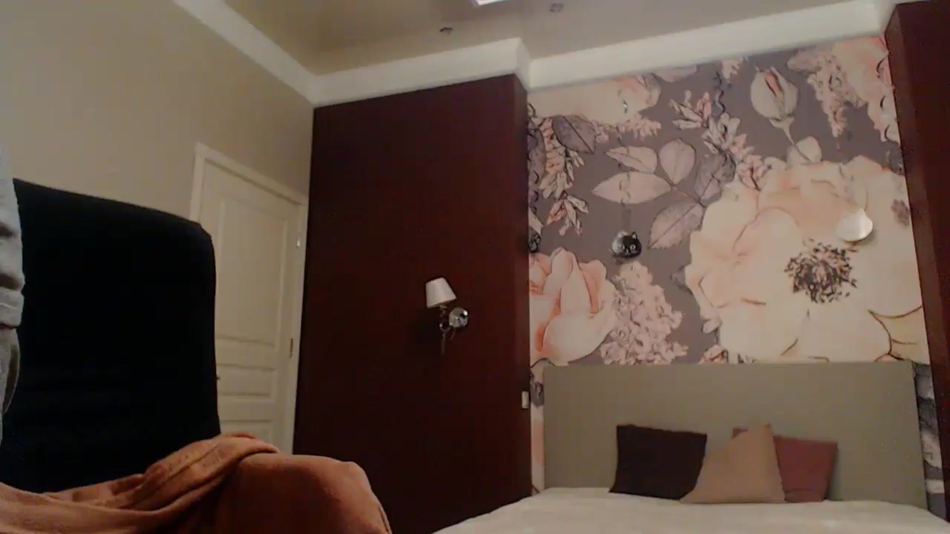 Gallery image thumbnail from Karina_Mils's myfreecams stream on, 07/06/2025, 19:46 image 12 of 20