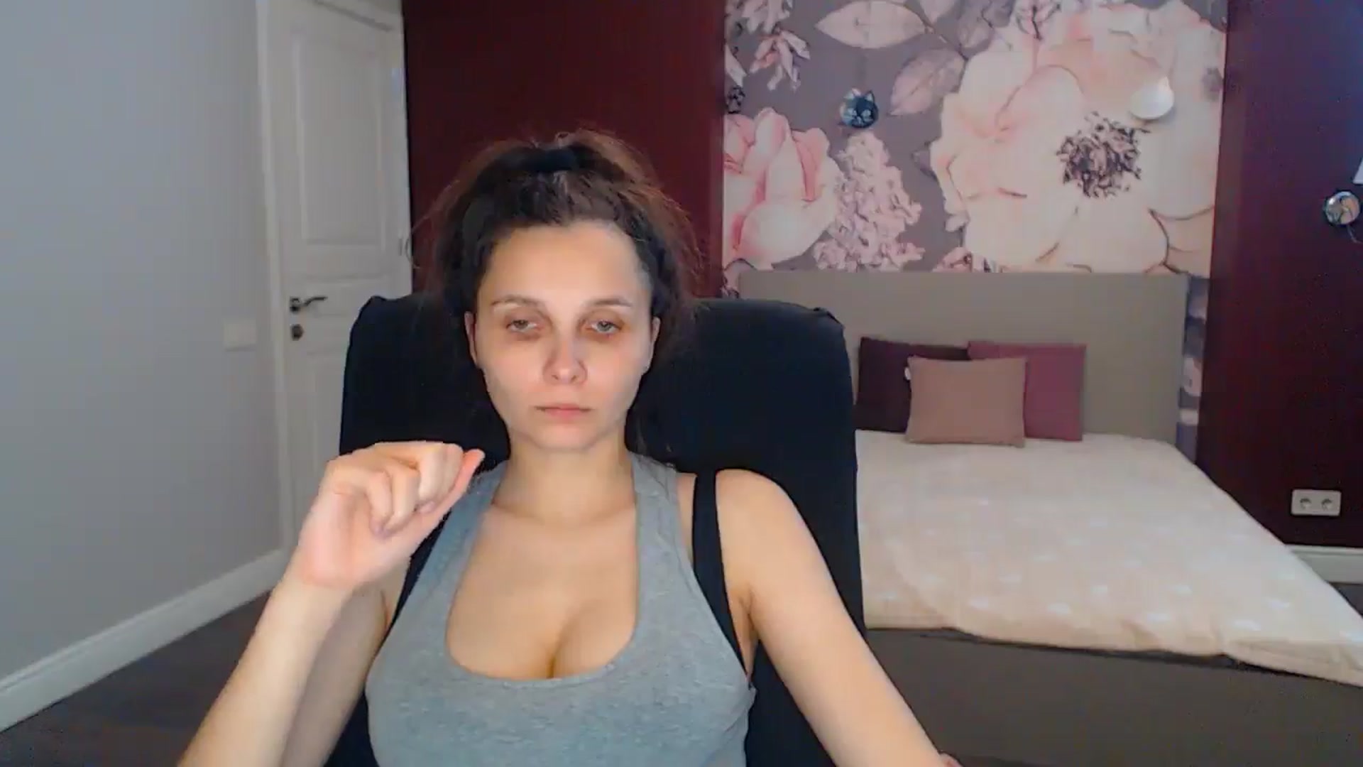 Gallery image thumbnail from Karina_Mils's myfreecams stream on, 07/07/2025, 11:48 image 11 of 20