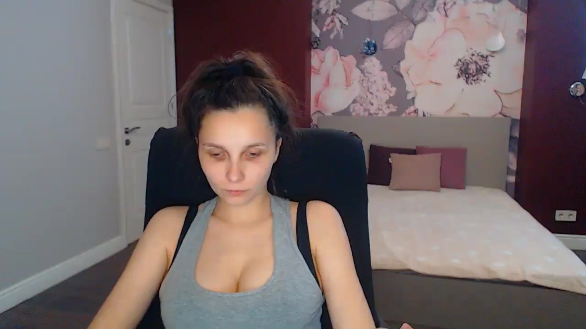Gallery image thumbnail from Karina_Mils's myfreecams stream on, 07/07/2025, 11:48 image 12 of 20