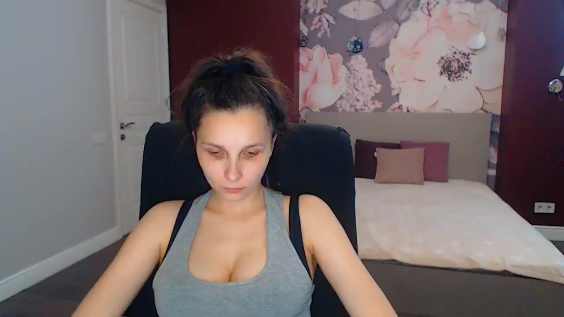 Gallery image thumbnail from Karina_Mils's myfreecams stream on, 07/07/2025, 11:48 image 10 of 20