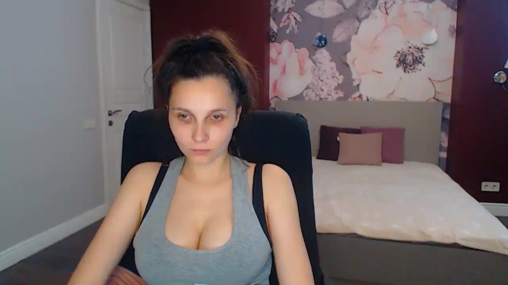 Gallery image thumbnail from Karina_Mils's myfreecams stream on, 07/07/2025, 11:48 image 3 of 20