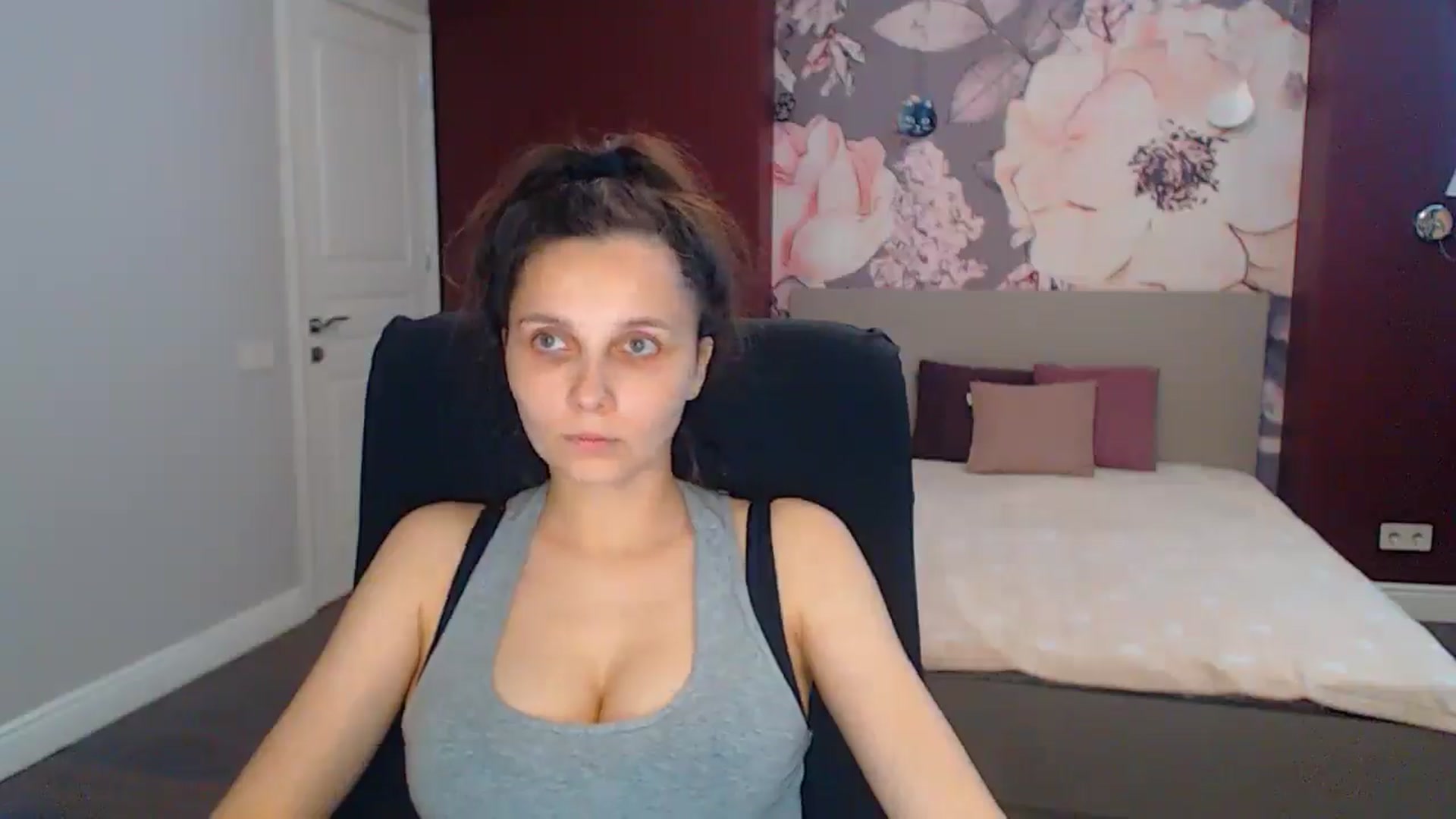 Gallery image thumbnail from Karina_Mils's myfreecams stream on, 07/07/2025, 11:48 image 6 of 20