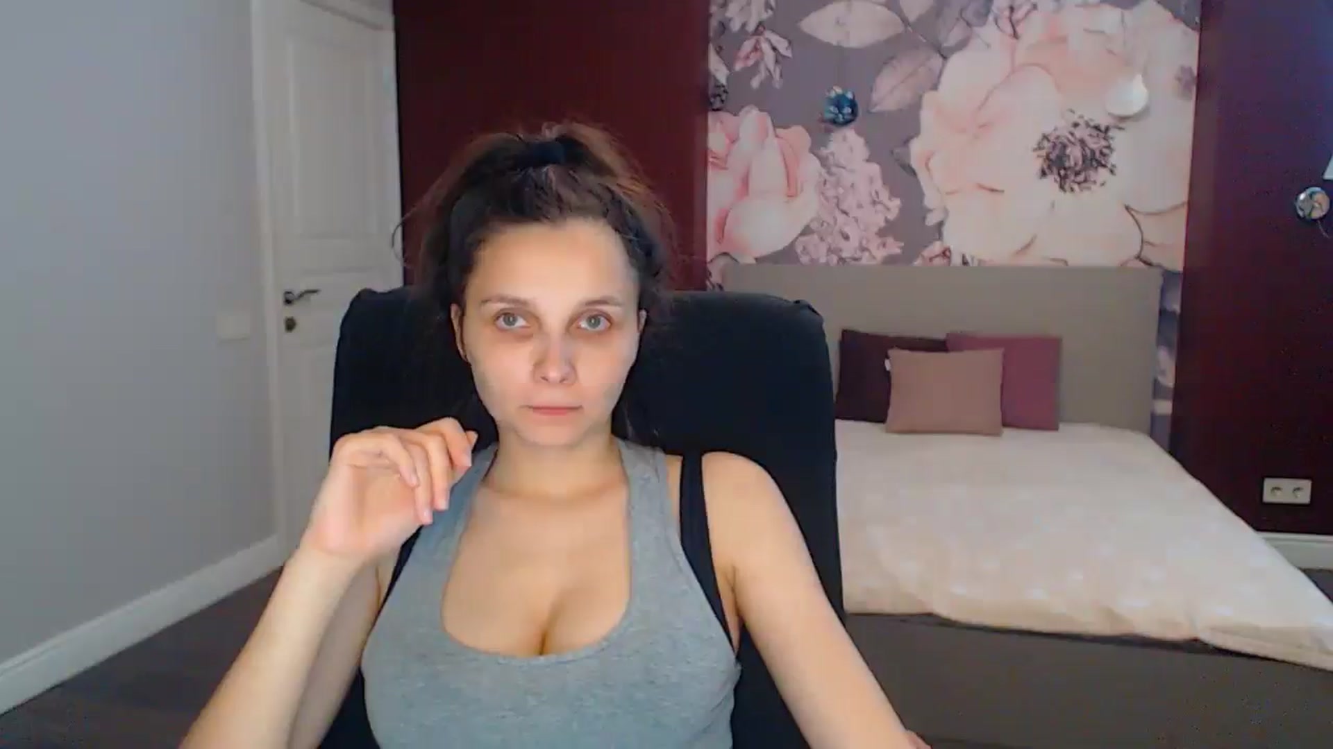 Gallery image thumbnail from Karina_Mils's myfreecams stream on, 07/07/2025, 11:48 image 7 of 20