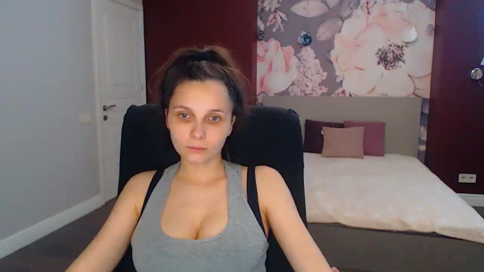 Gallery image thumbnail from Karina_Mils's myfreecams stream on, 07/07/2025, 11:48 image 9 of 20