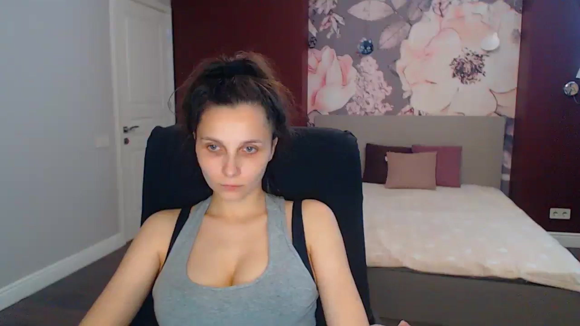Gallery image thumbnail from Karina_Mils's myfreecams stream on, 07/07/2025, 11:48 image 19 of 20