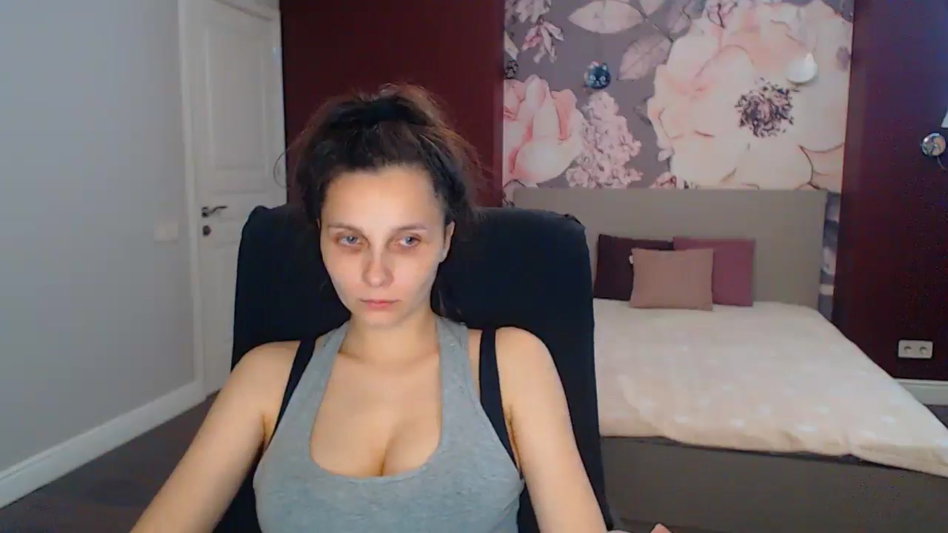 Gallery image thumbnail from Karina_Mils's myfreecams stream on, 07/07/2025, 11:48 image 15 of 20