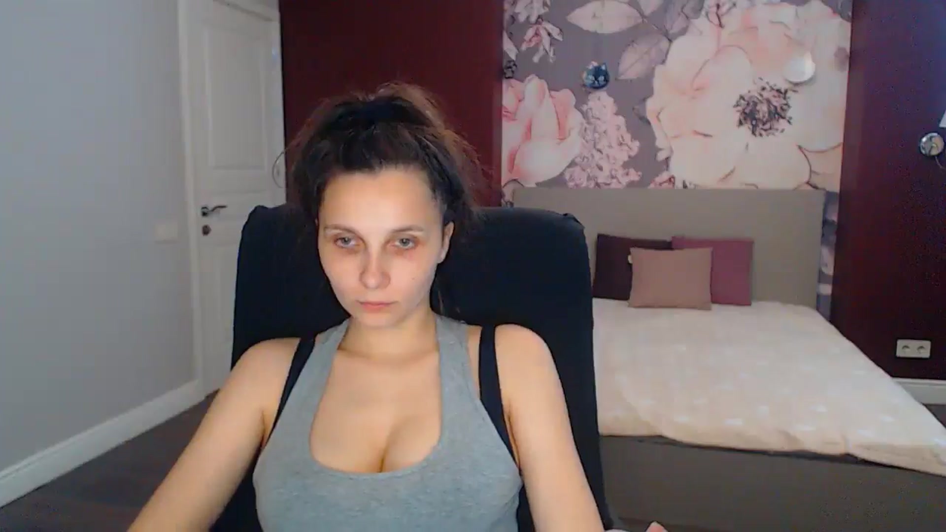 Gallery image thumbnail from Karina_Mils's myfreecams stream on, 07/07/2025, 11:48 image 14 of 20