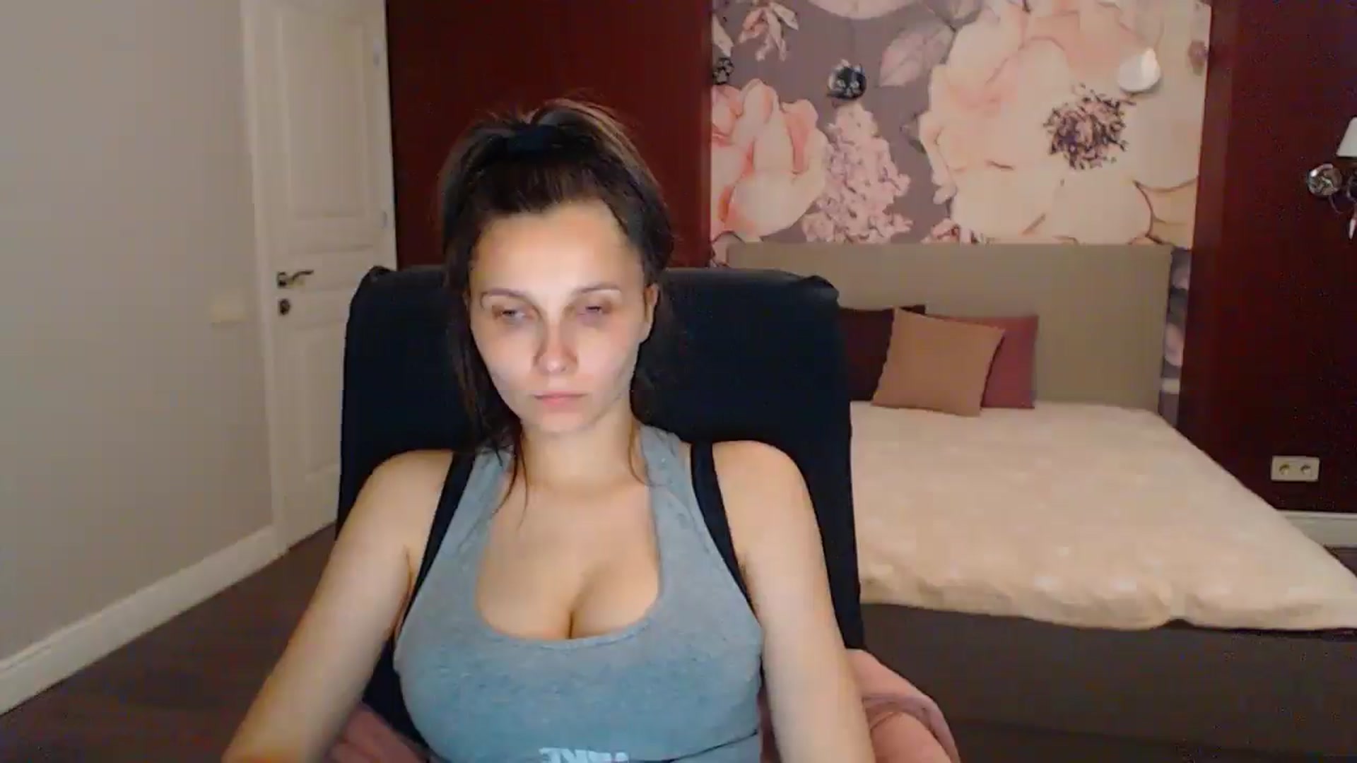 Gallery image thumbnail from Karina_Mils's myfreecams stream on, 07/11/2025, 17:21 image 4 of 20