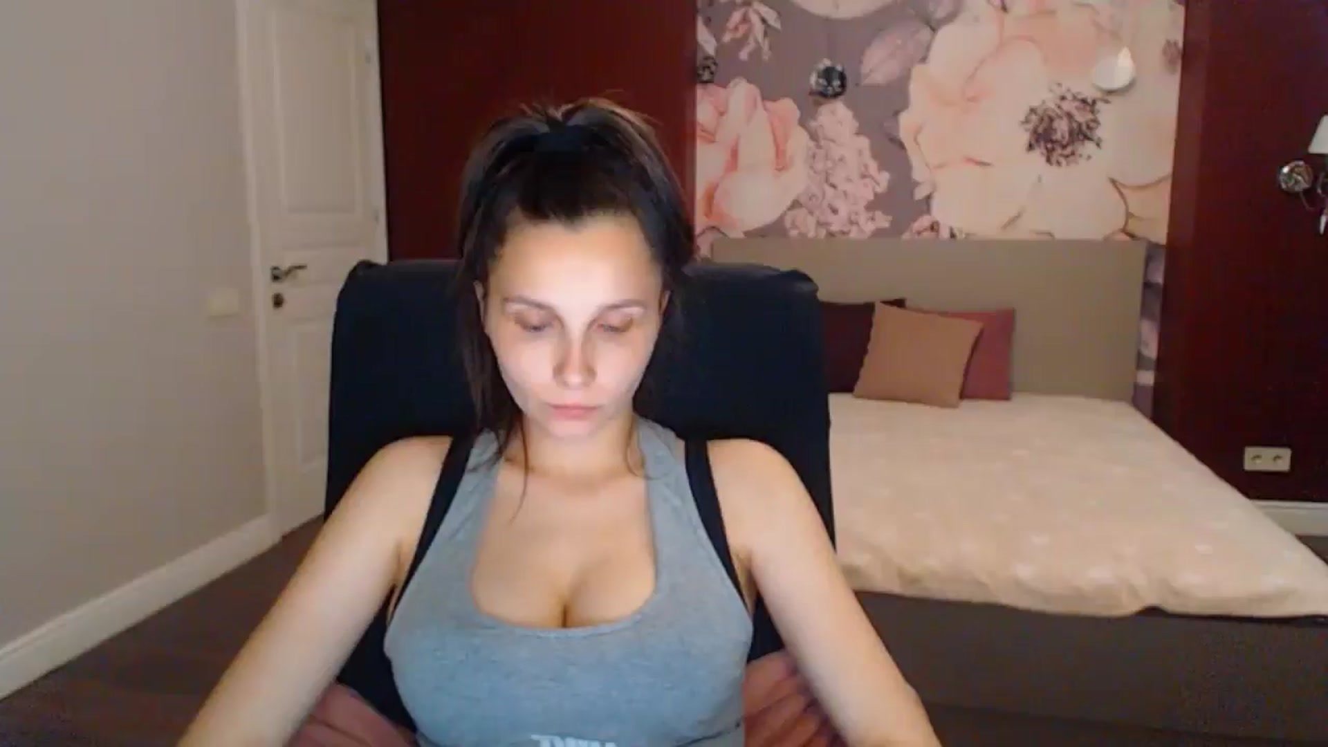 Gallery image thumbnail from Karina_Mils's myfreecams stream on, 07/11/2025, 17:21 image 2 of 20