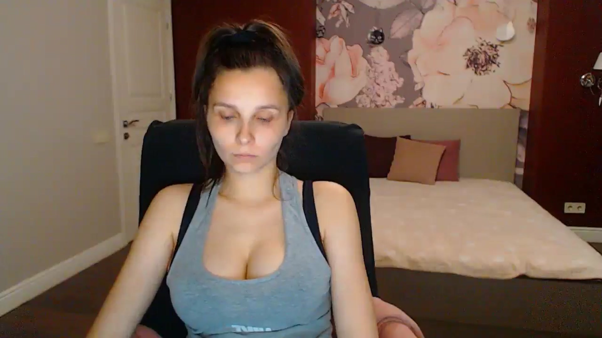 Gallery image thumbnail from Karina_Mils's myfreecams stream on, 07/11/2025, 17:21 image 20 of 20