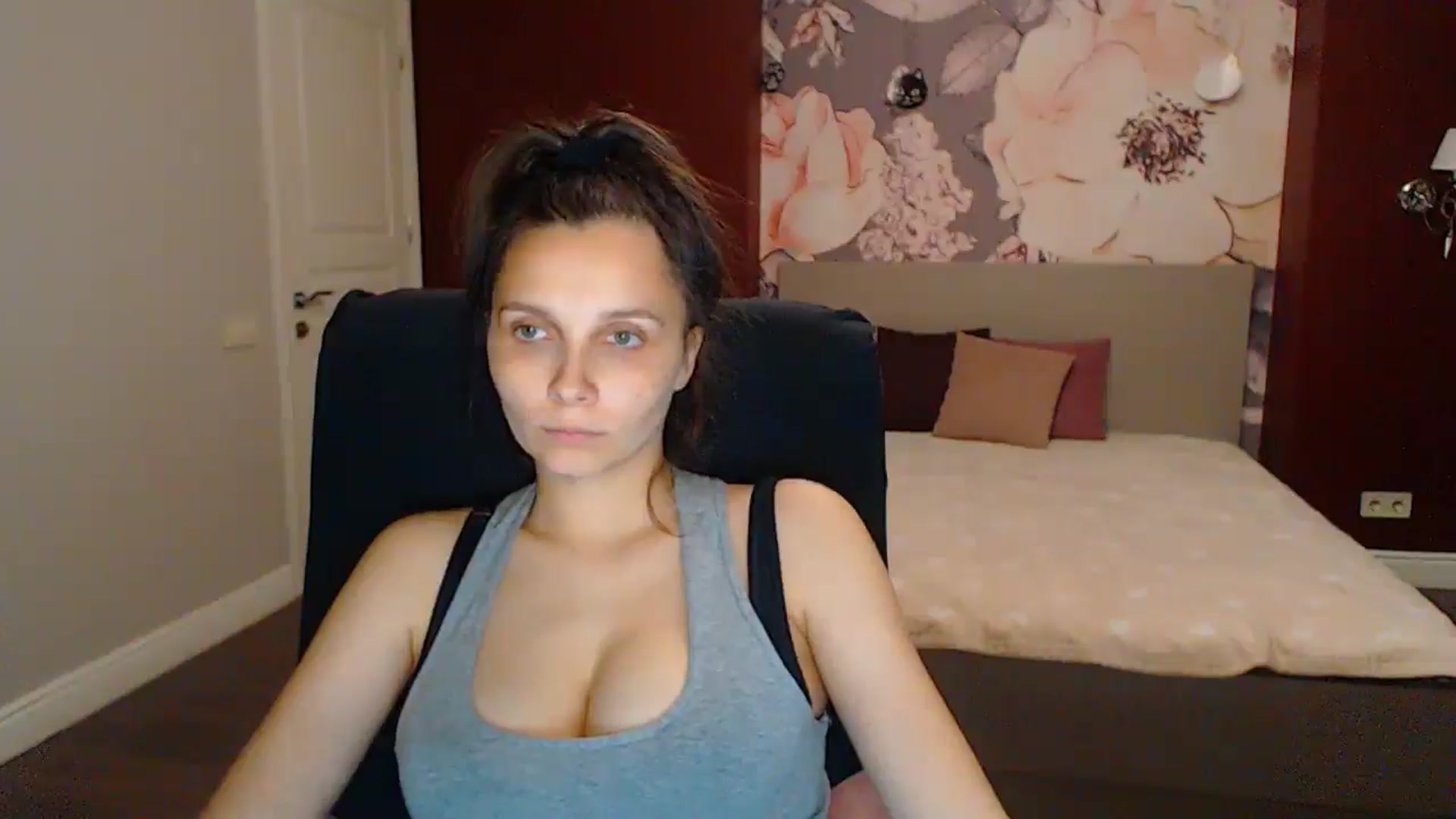 Gallery image thumbnail from Karina_Mils's myfreecams stream on, 07/11/2025, 18:30 image 3 of 20