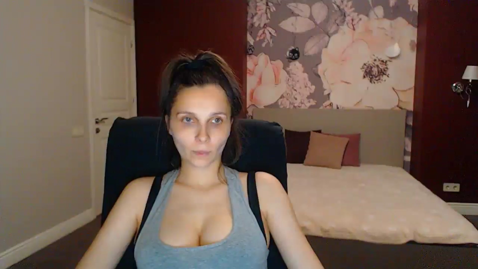 Gallery image thumbnail from Karina_Mils's myfreecams stream on, 07/11/2025, 18:30 image 17 of 20