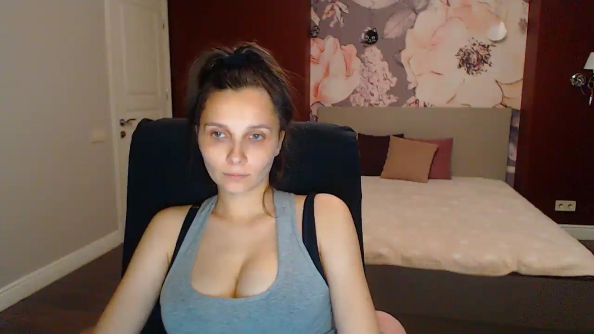 Gallery image thumbnail from Karina_Mils's myfreecams stream on, 07/11/2025, 18:30 image 2 of 20