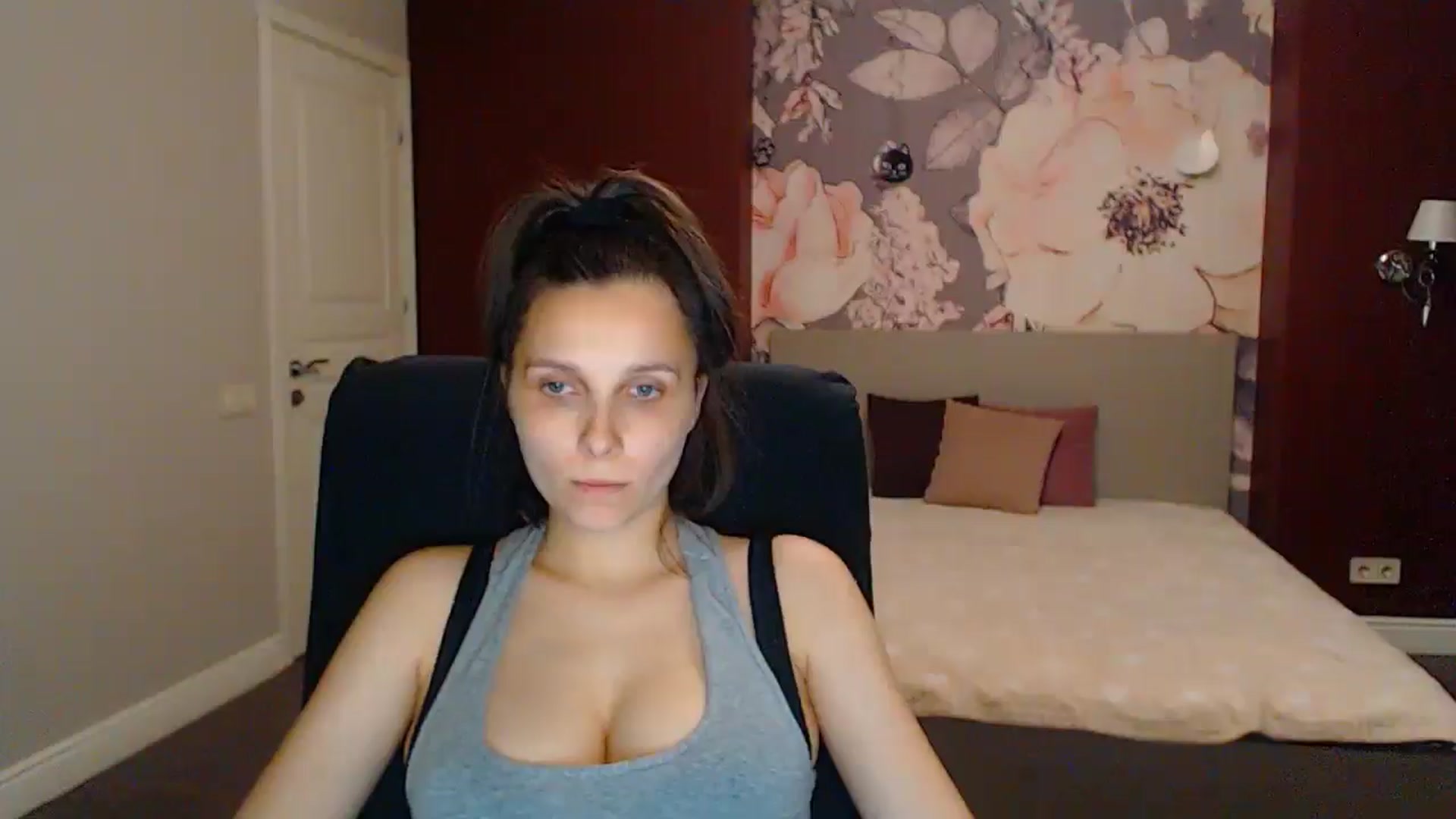 Gallery image thumbnail from Karina_Mils's myfreecams stream on, 07/11/2025, 18:30 image 18 of 20