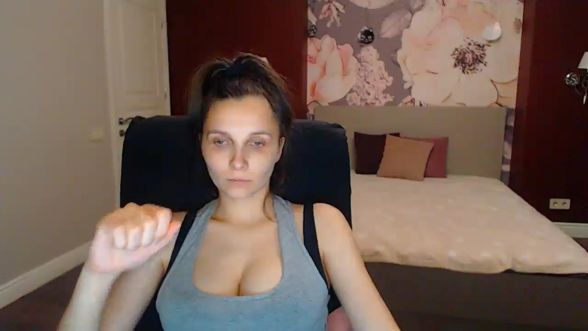 Gallery image thumbnail from Karina_Mils's myfreecams stream on, 07/11/2025, 18:30 image 8 of 20