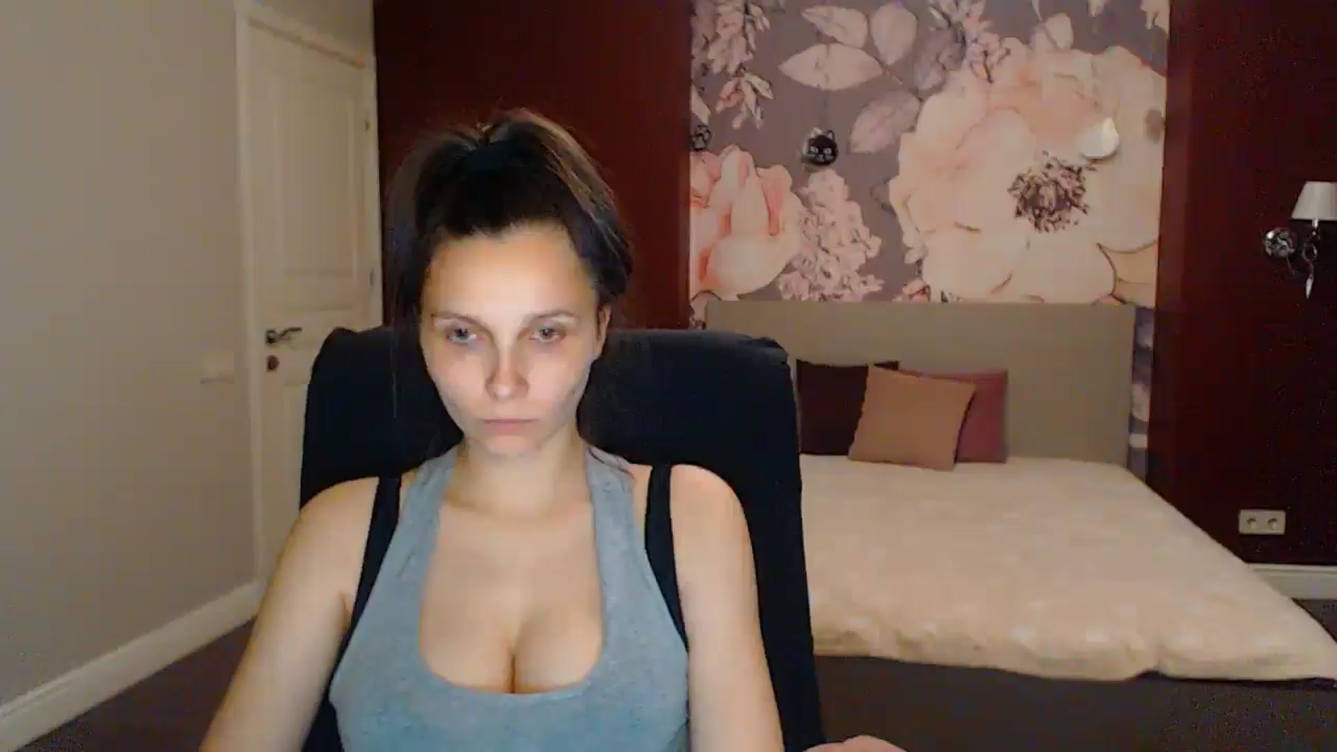 Gallery image thumbnail from Karina_Mils's myfreecams stream on, 07/11/2025, 19:28 image 12 of 20