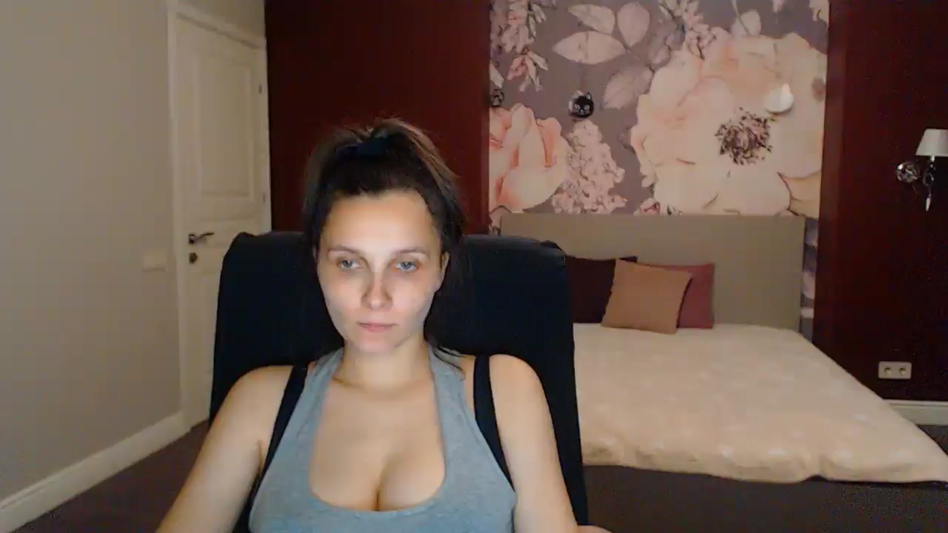 Gallery image thumbnail from Karina_Mils's myfreecams stream on, 07/11/2025, 19:28 image 7 of 20